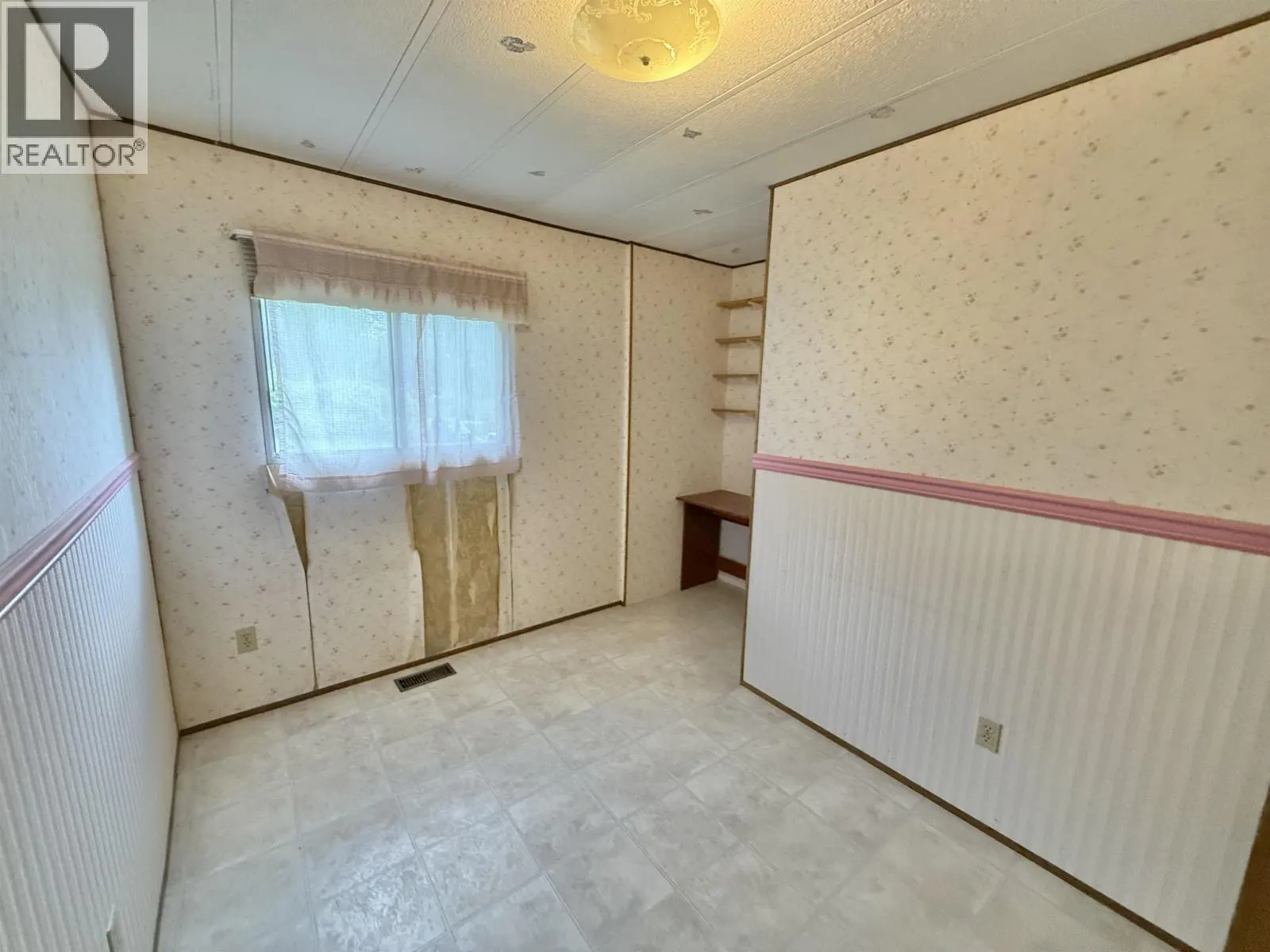 3813 LOLOFF CRESCENT