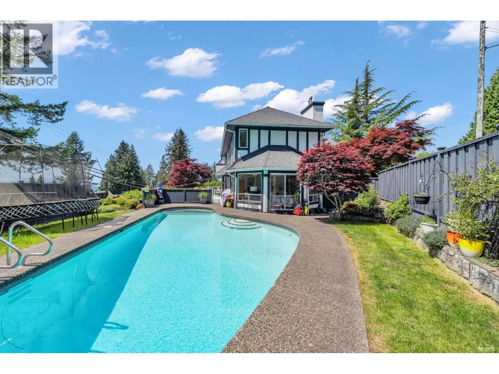 111 SANDRINGHAM CRESCENT