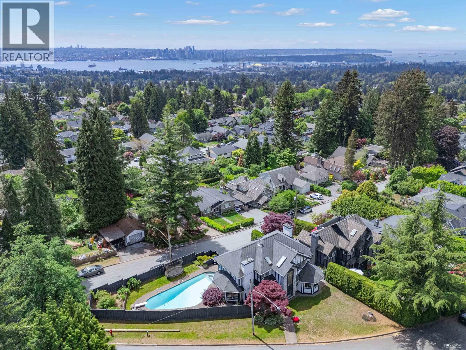 111 SANDRINGHAM CRESCENT