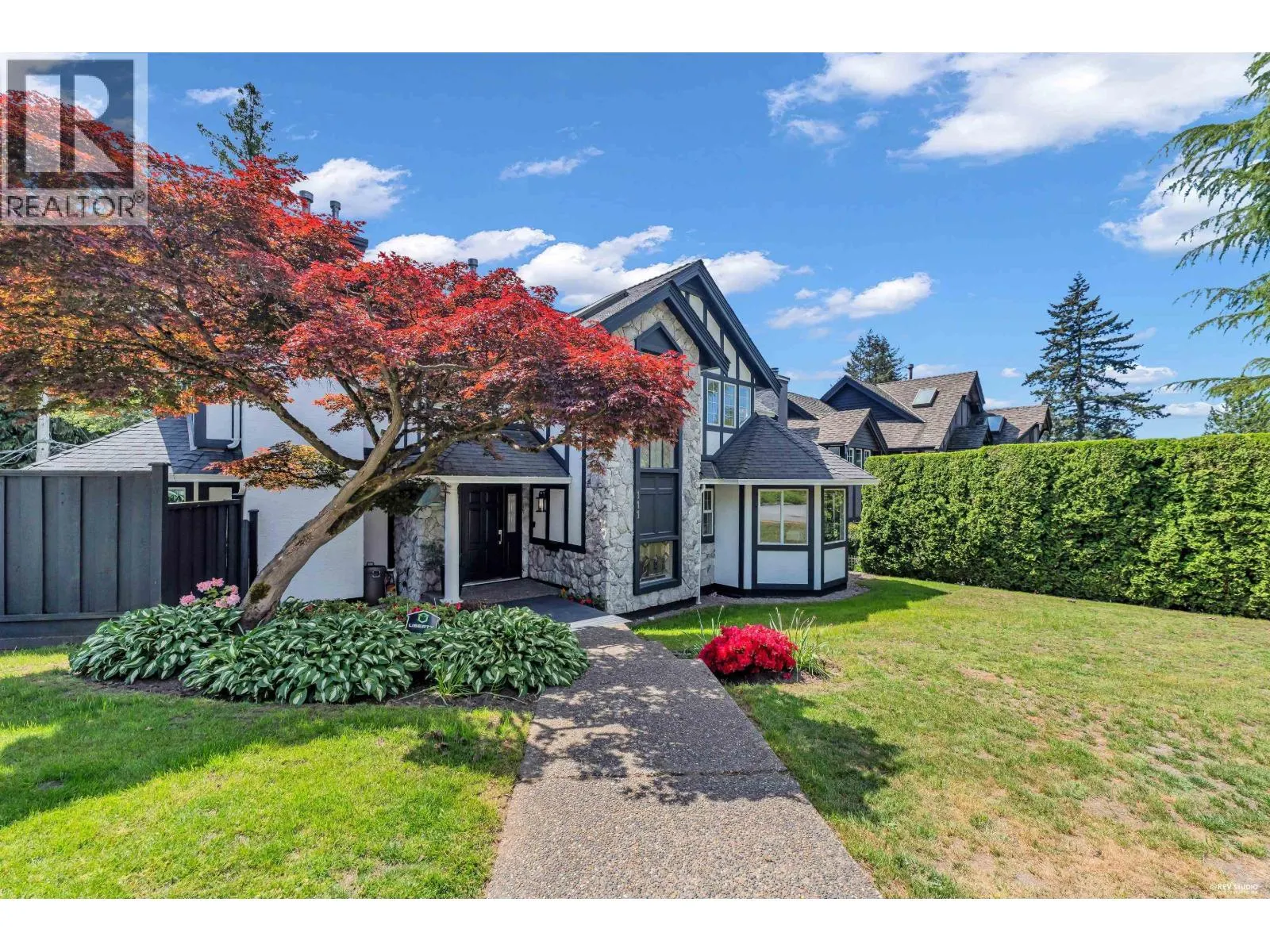 111 SANDRINGHAM CRESCENT