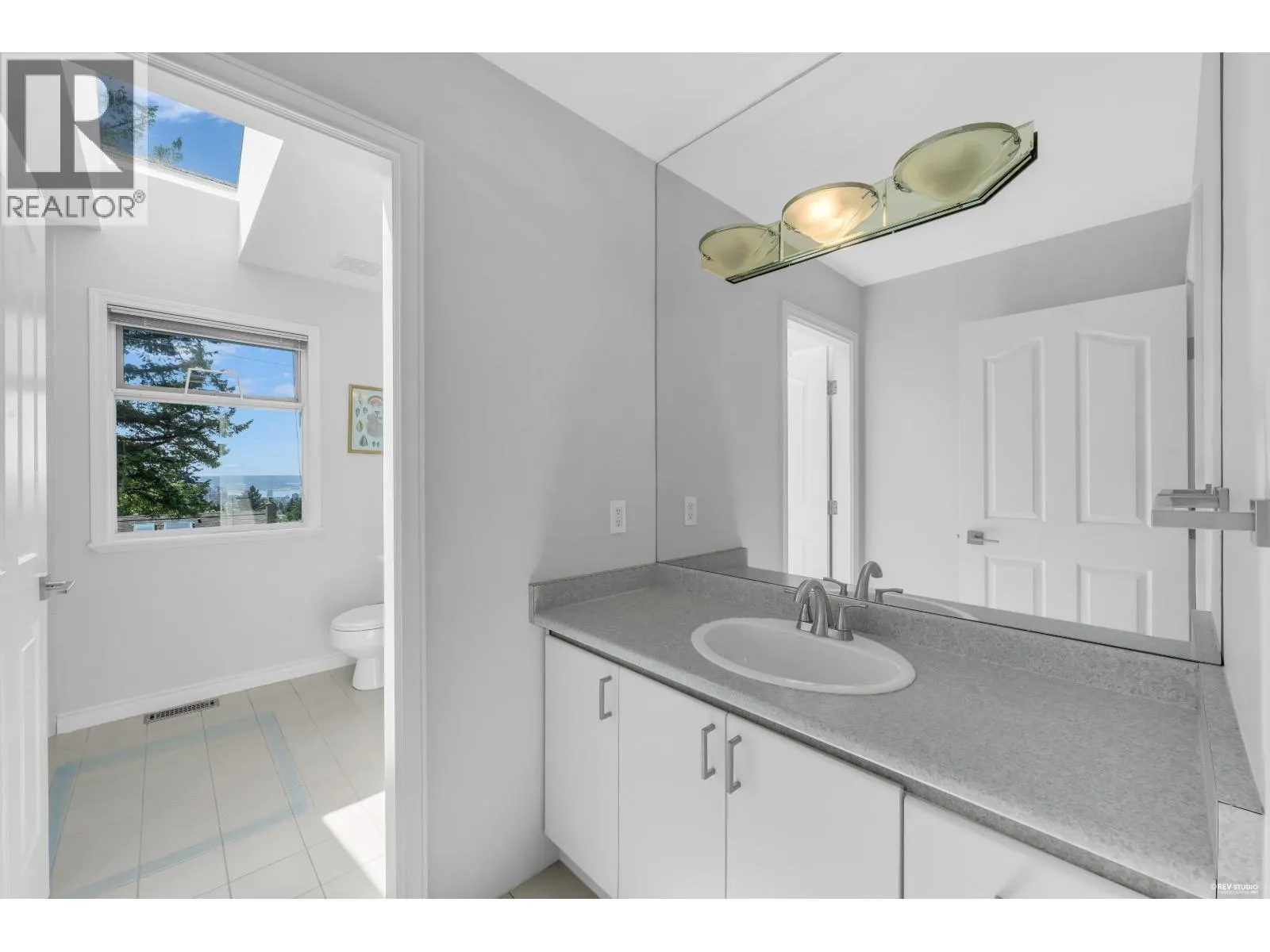 111 SANDRINGHAM CRESCENT