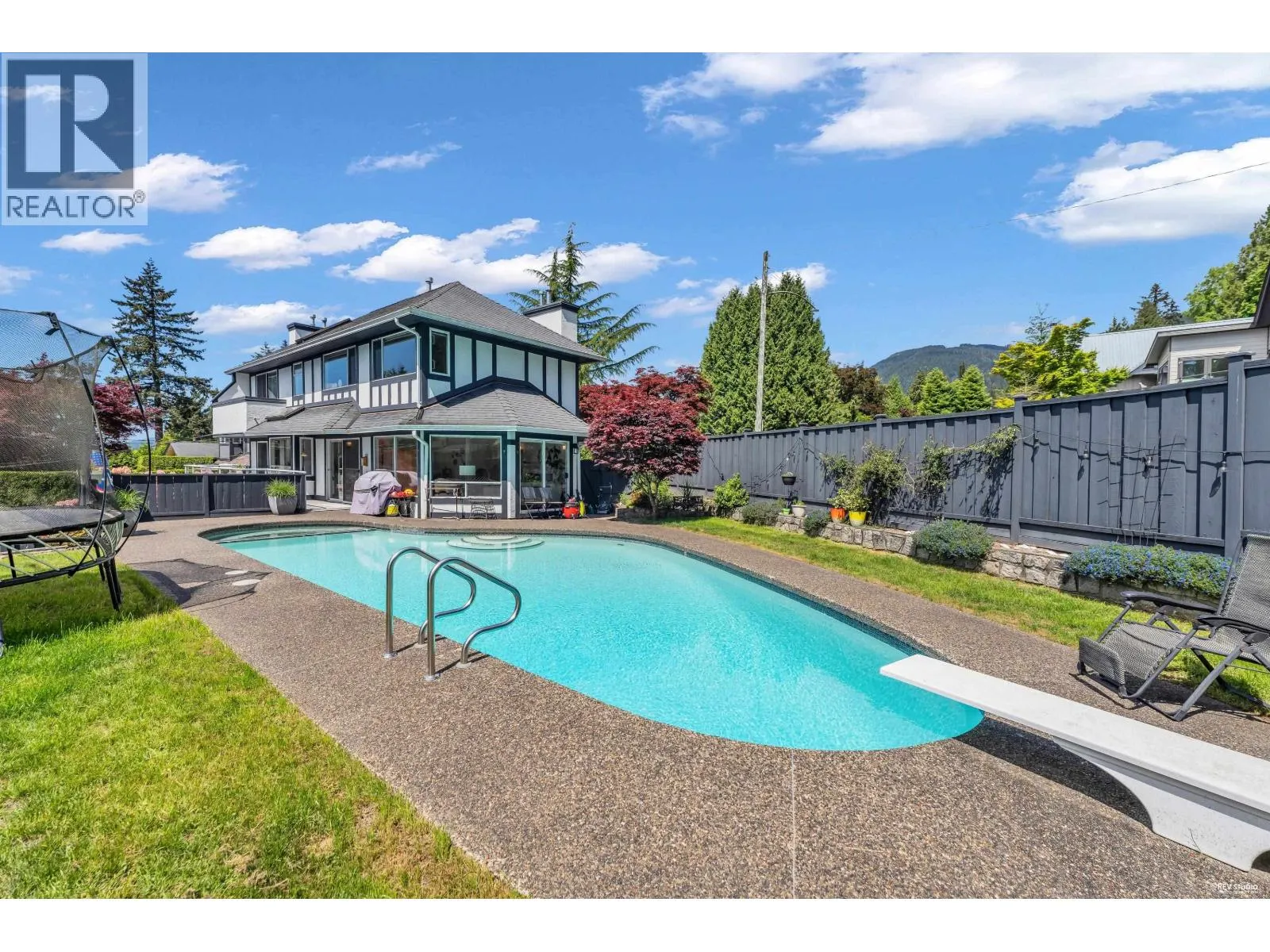 111 SANDRINGHAM CRESCENT