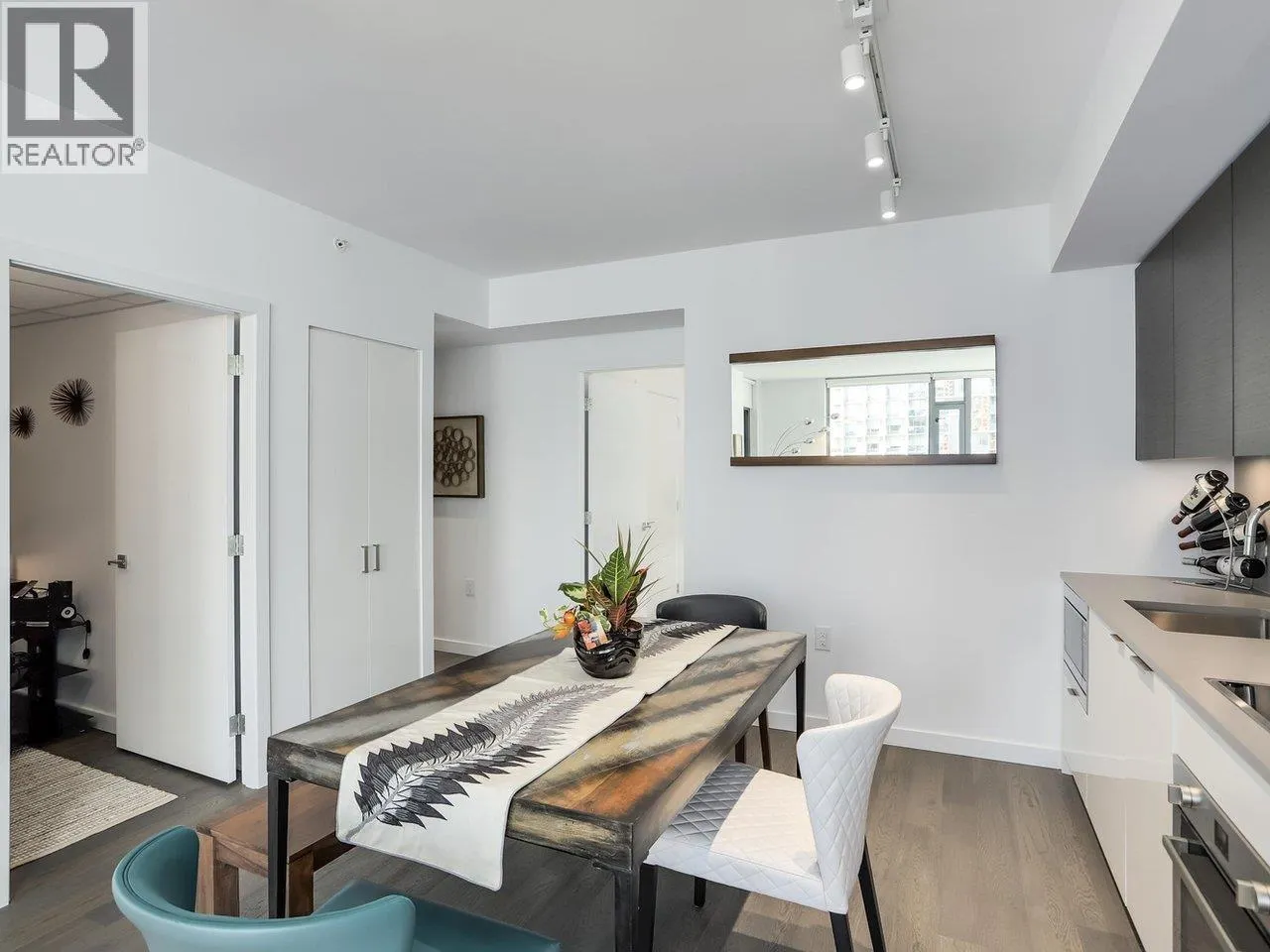 808 1688 PULLMAN PORTER STREET