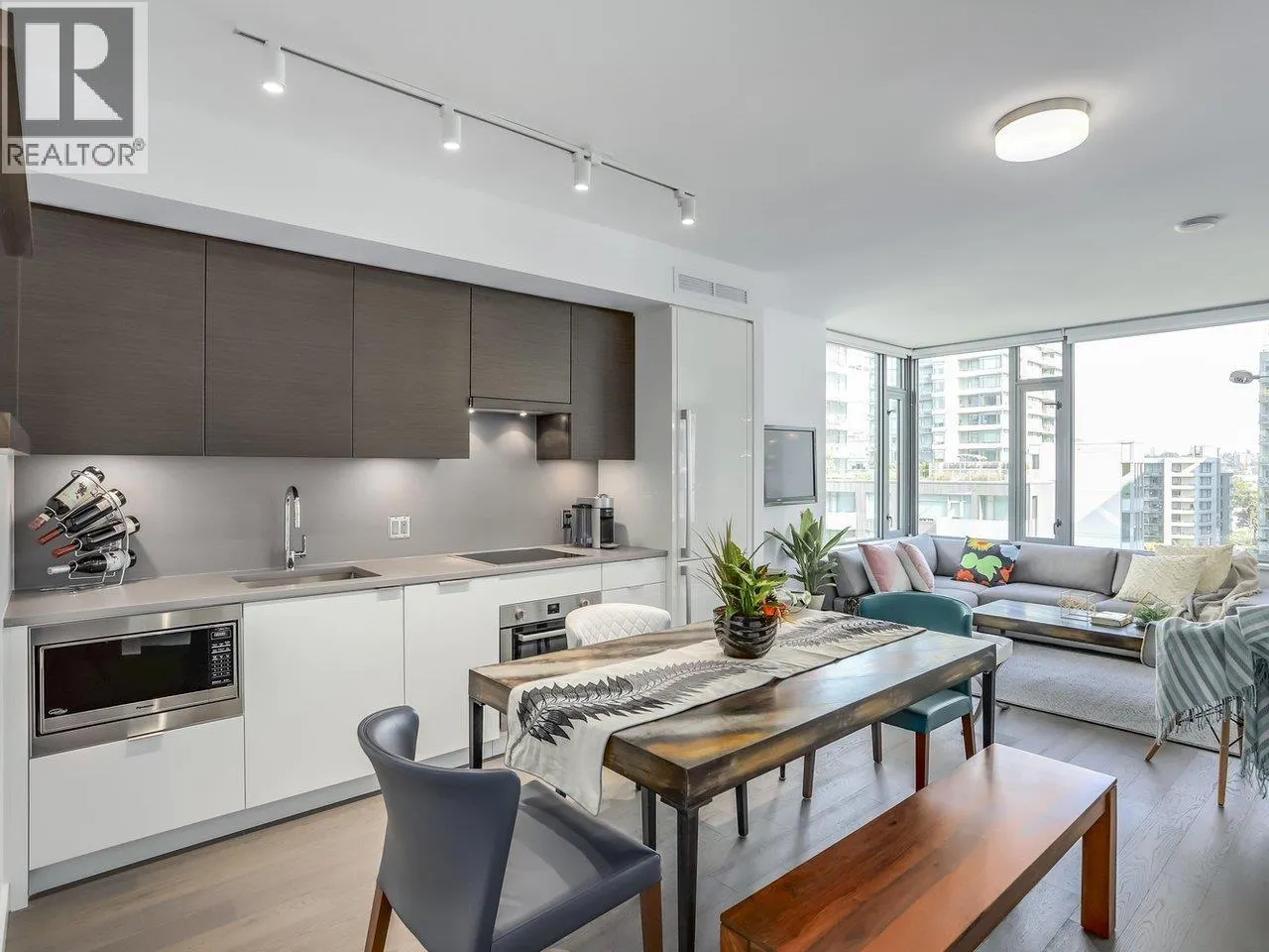808 1688 PULLMAN PORTER STREET