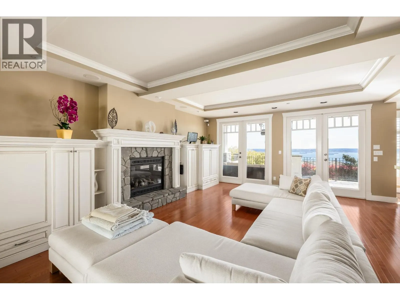 2353 ORCHARD LANE