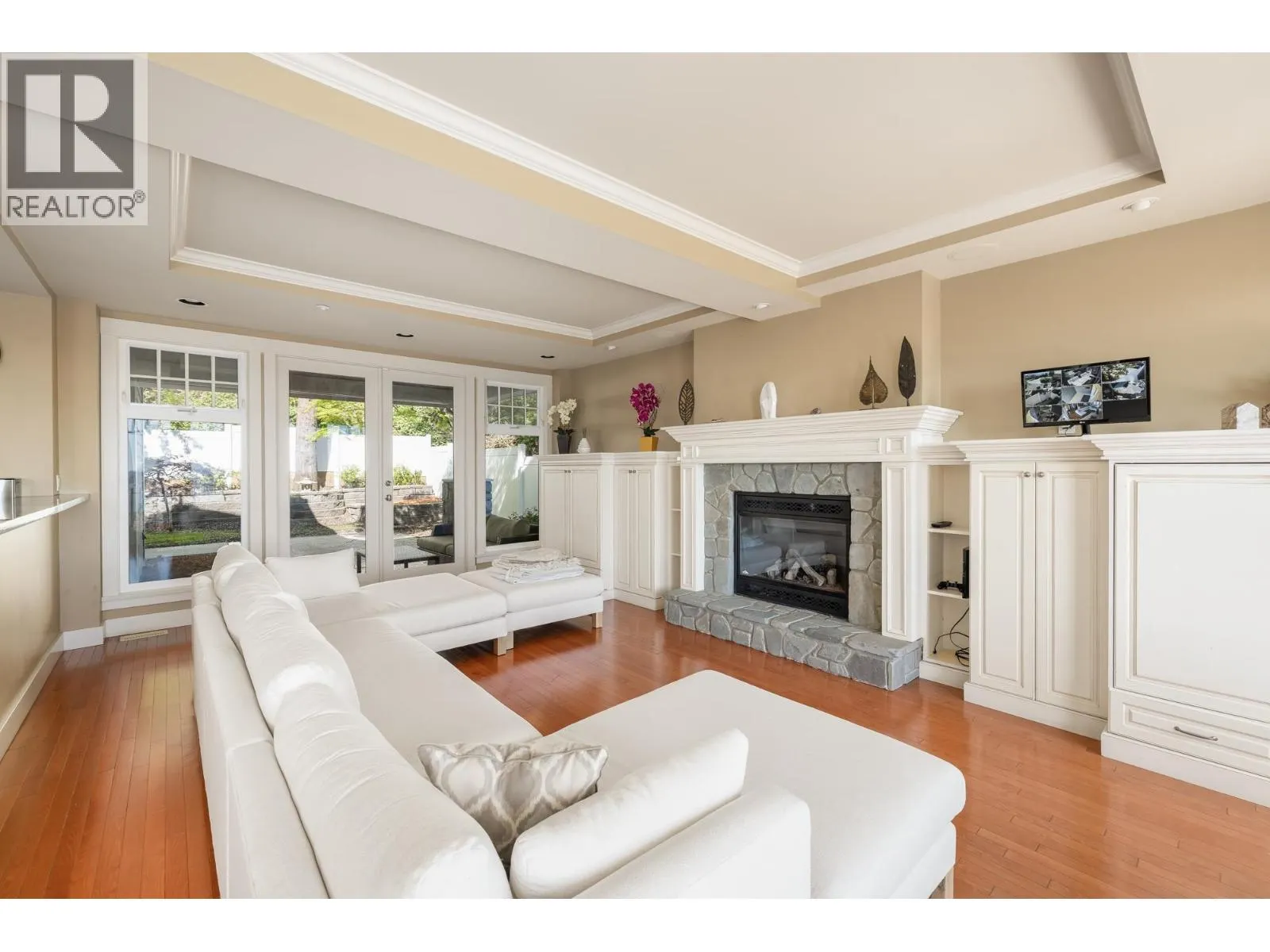 2353 ORCHARD LANE