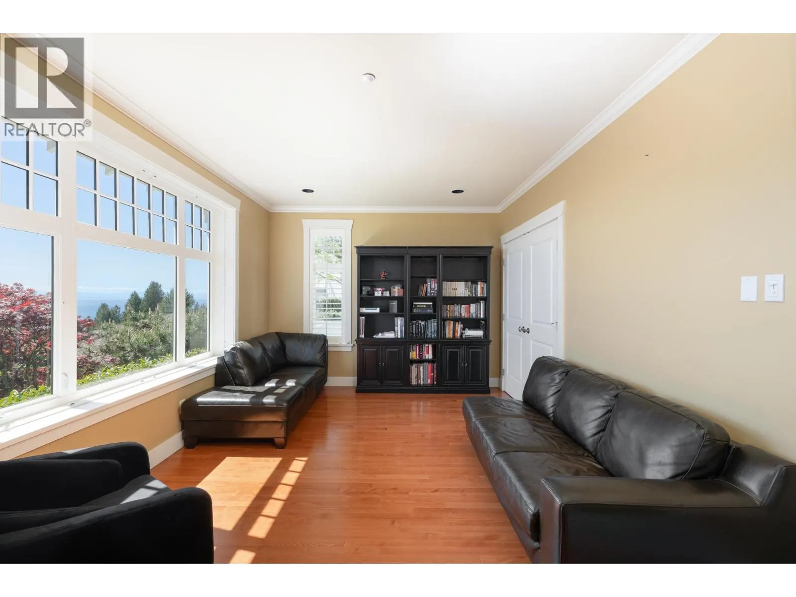 2353 ORCHARD LANE