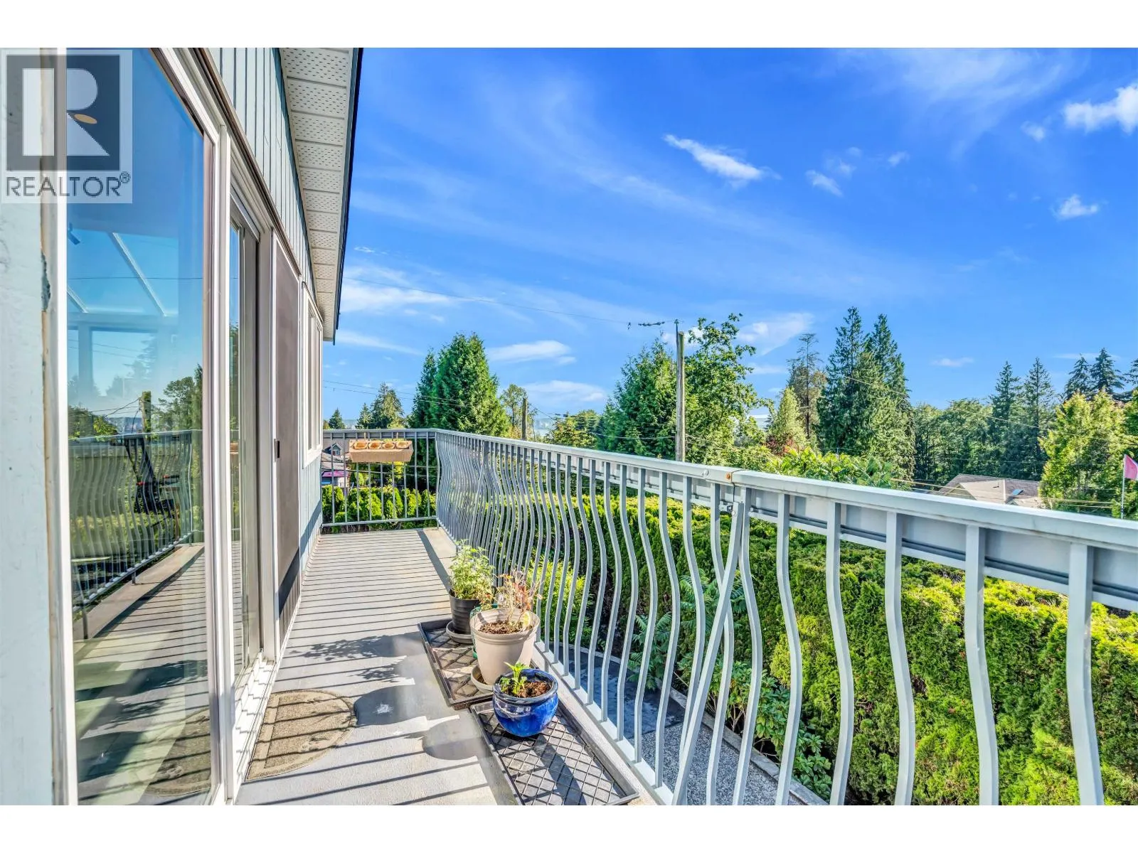 300 W BALMORAL ROAD