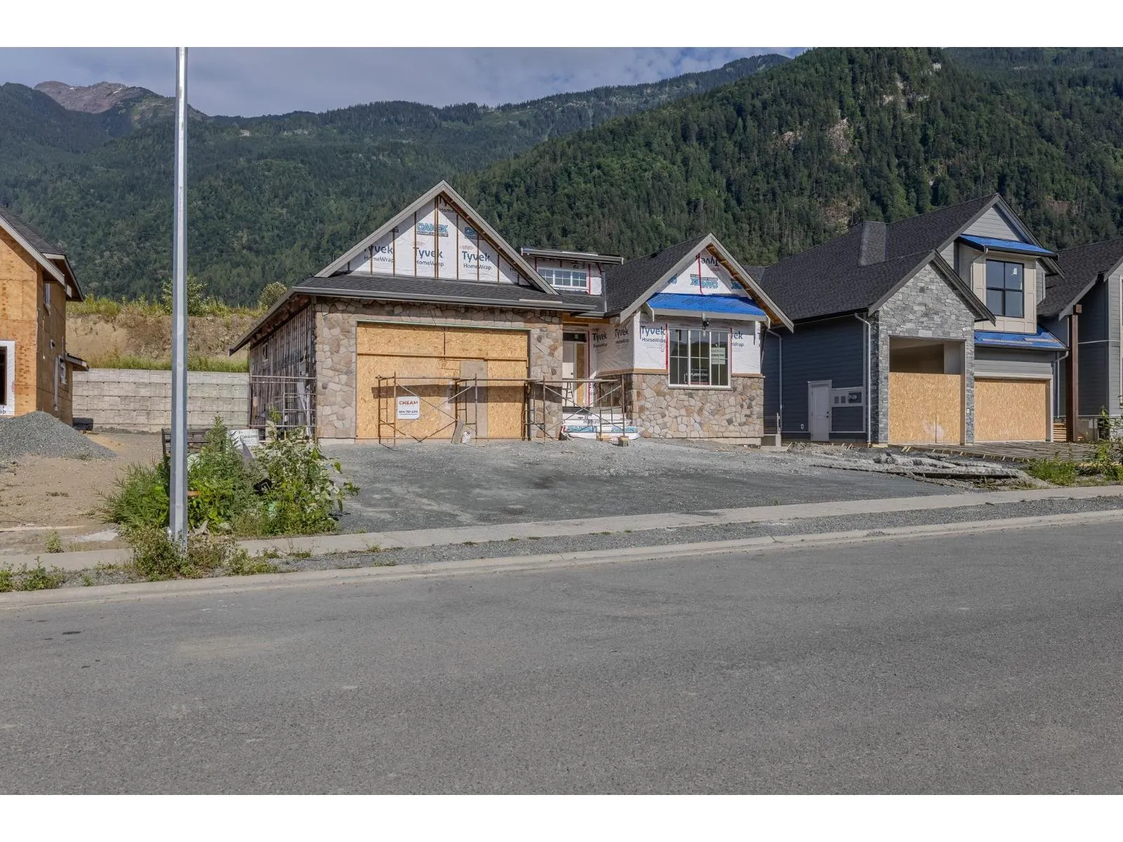 10022 TRILLIUM WAY|East Chilliwack