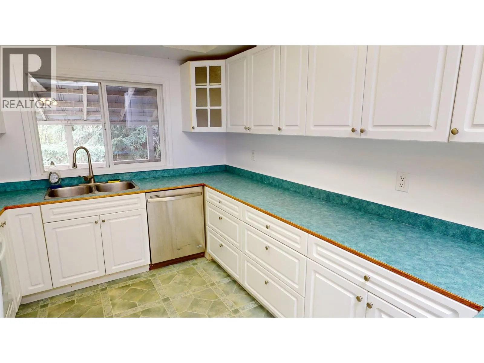 1930 BEACH CRESCENT