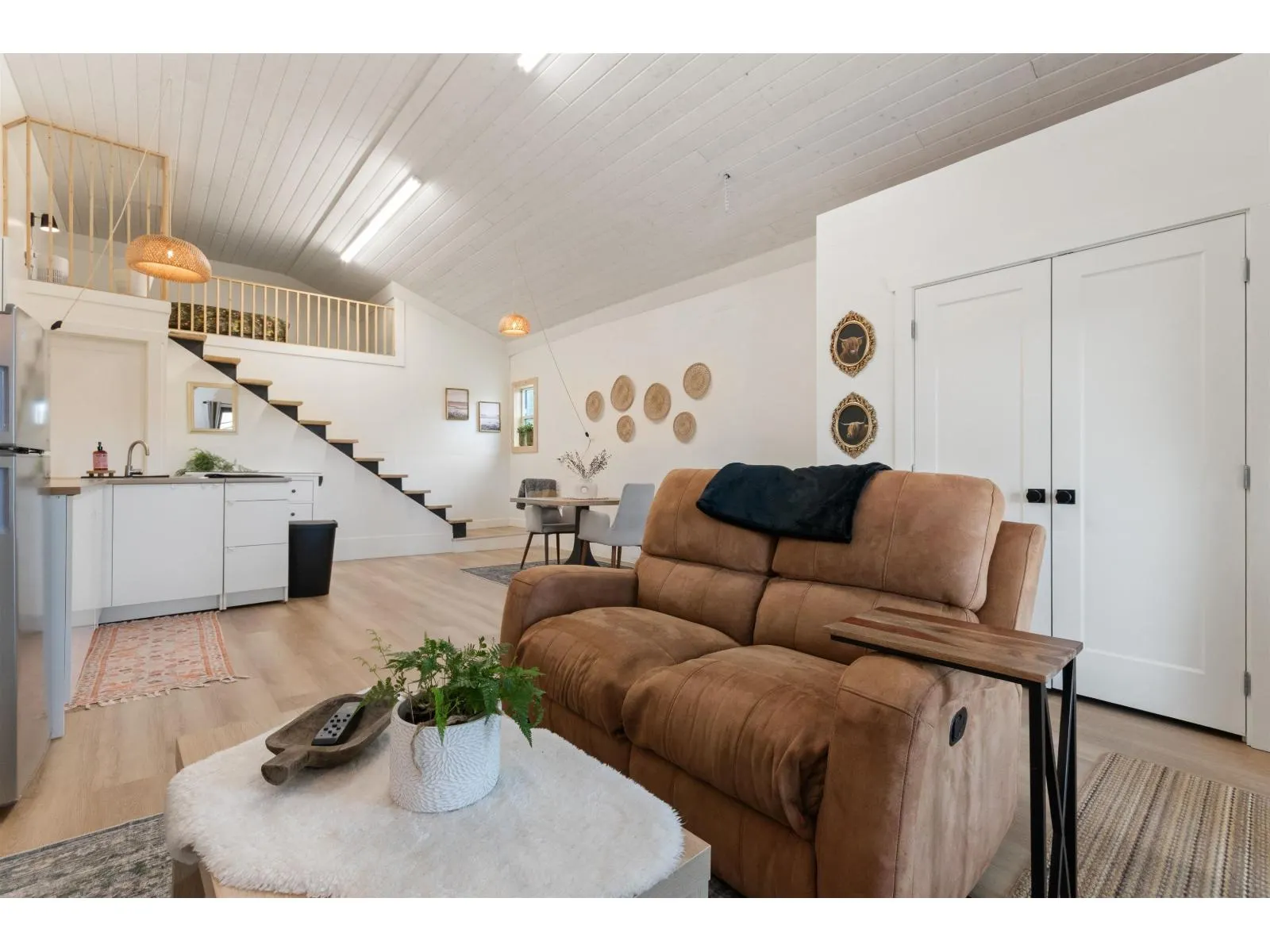 9586 MCMILLAN ROAD|Rosedale