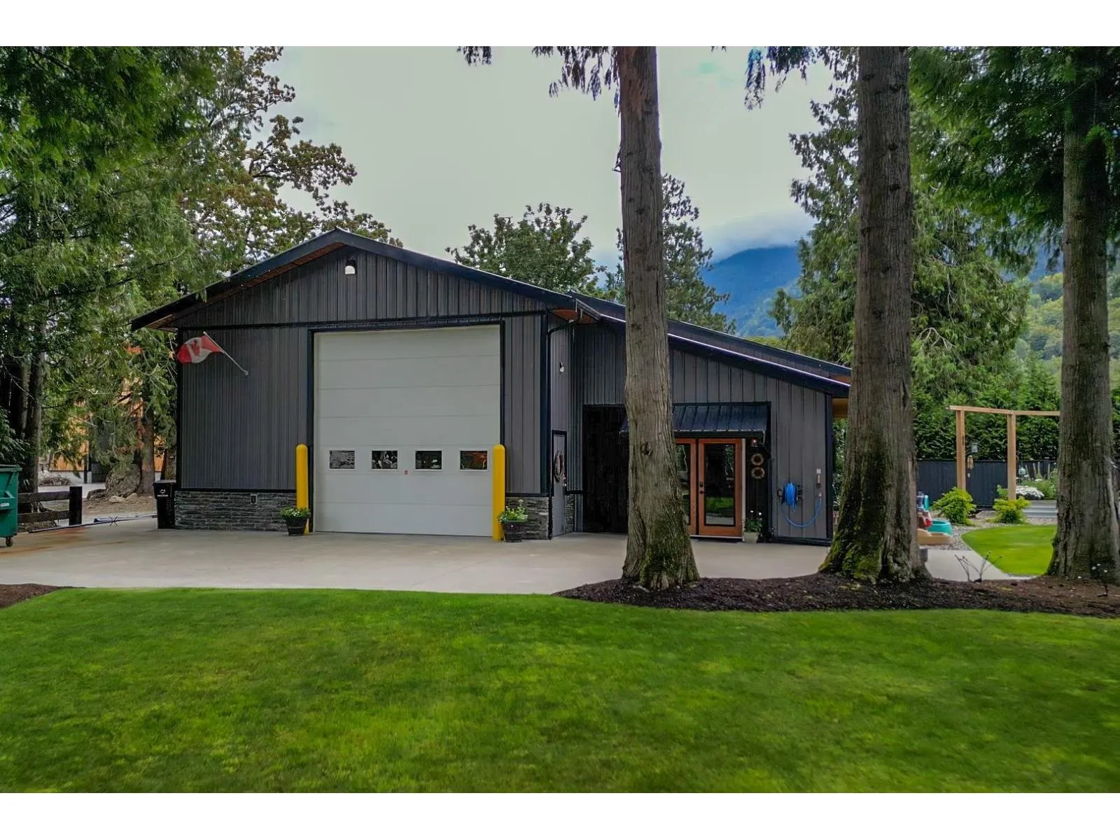 9586 MCMILLAN ROAD|Rosedale