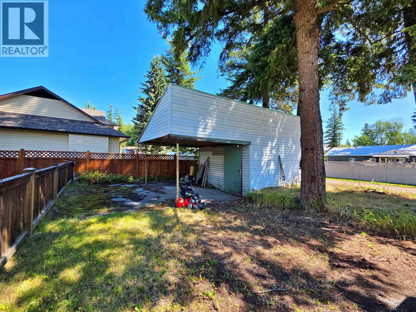 736 REID STREET