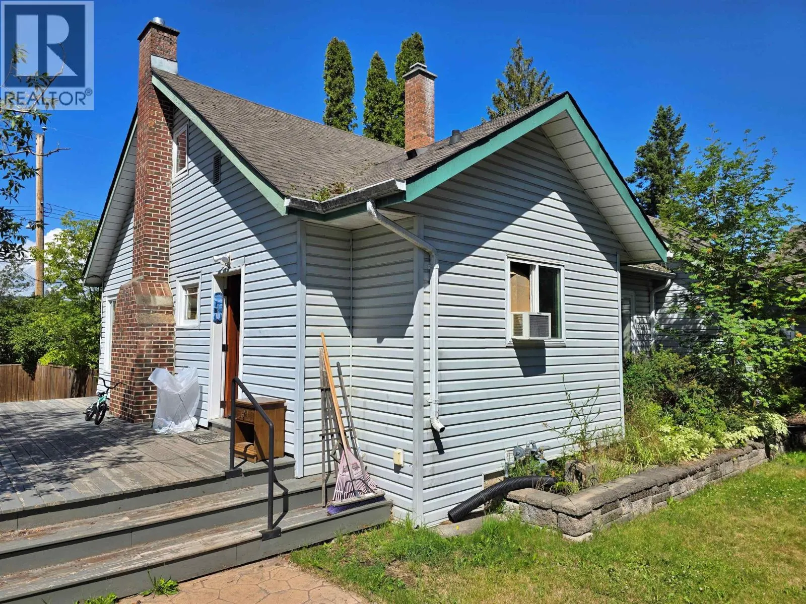736 REID STREET