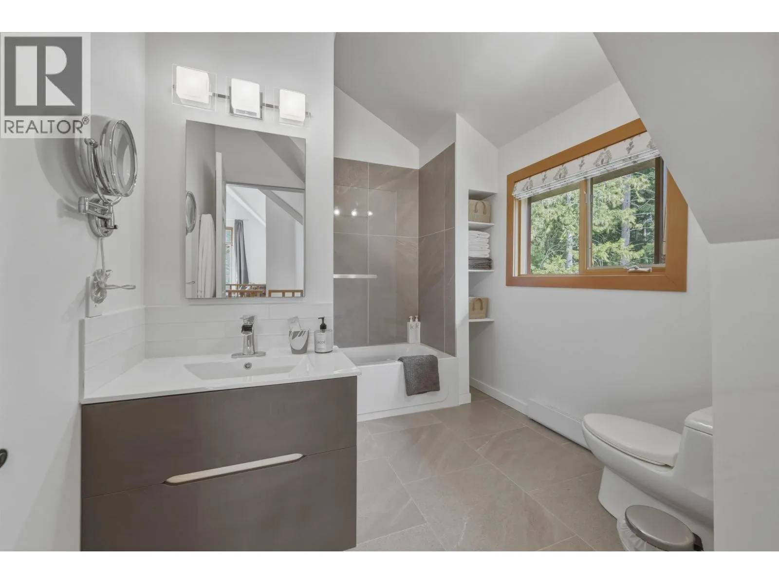 3 WALKERVILLE ESTATES