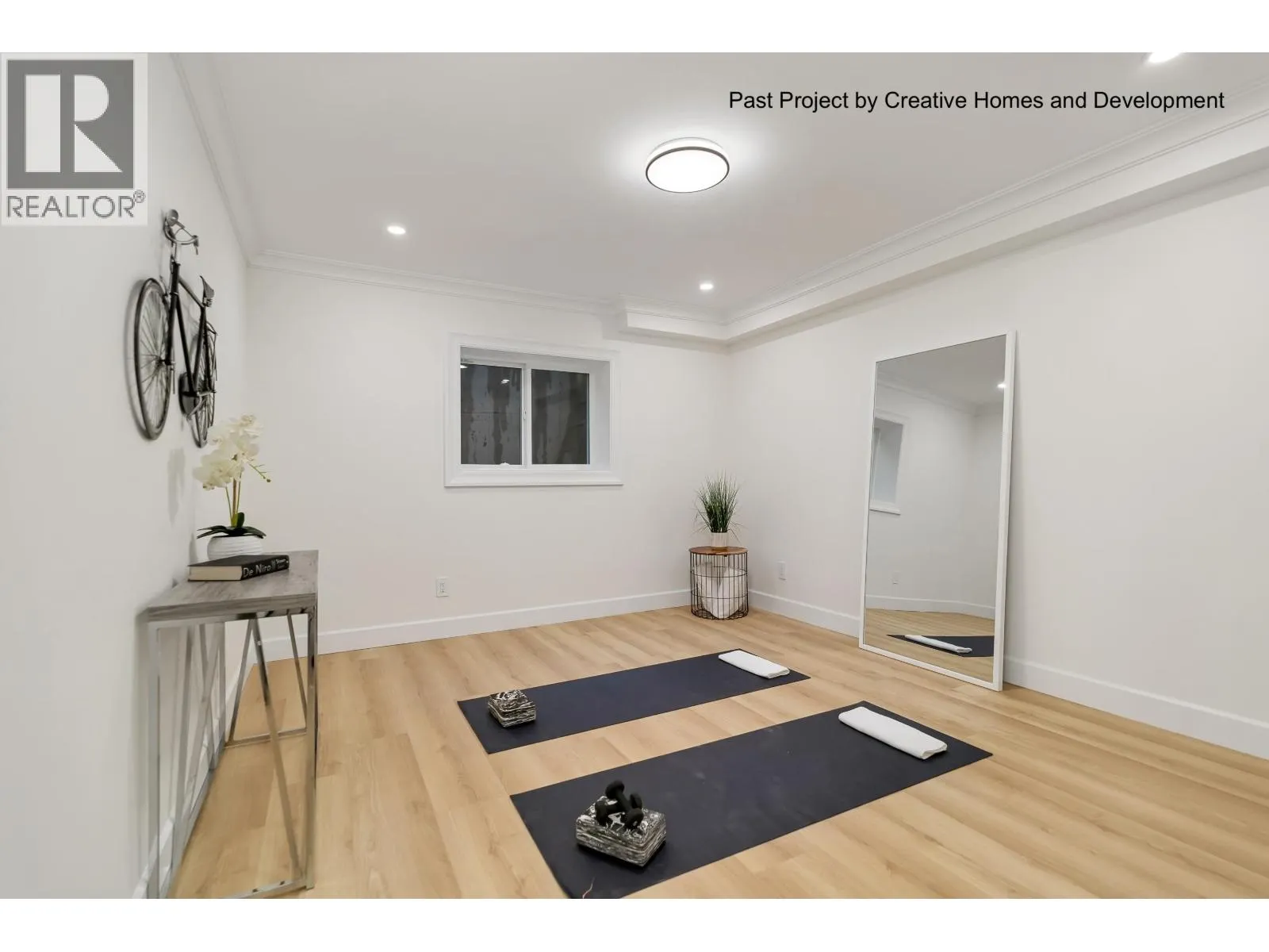 304 W QUEENS ROAD