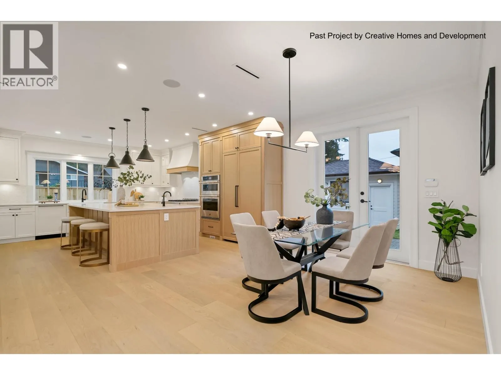 304 W QUEENS ROAD