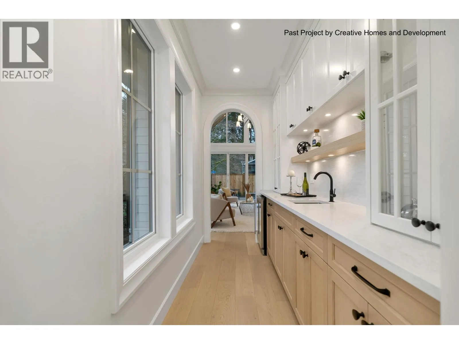 304 W QUEENS ROAD