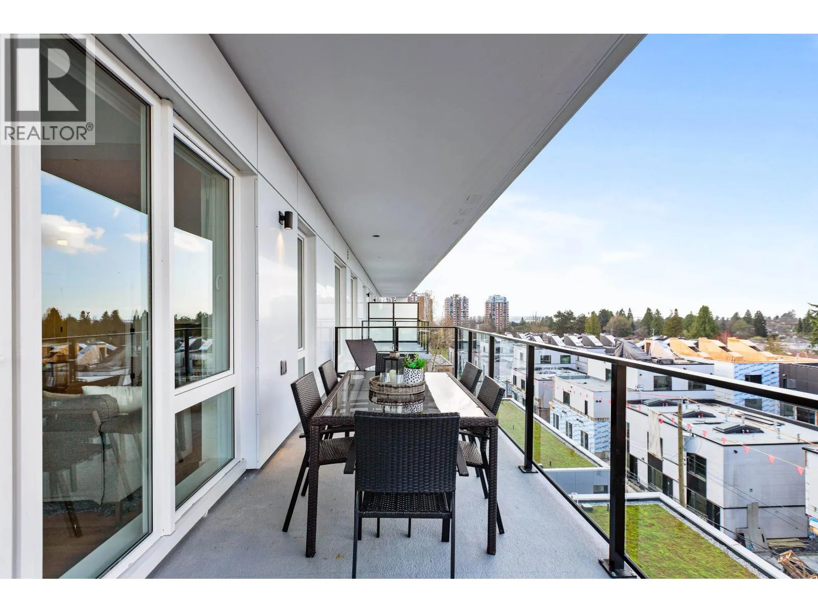 603 6859 CAMBIE STREET
