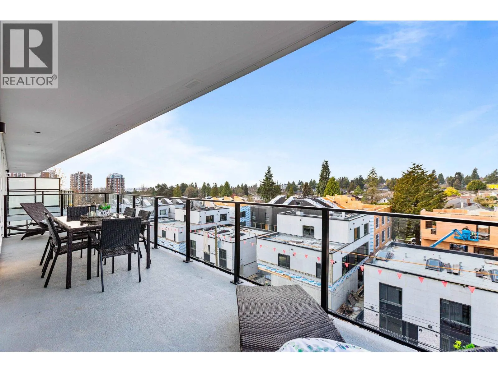 603 6859 CAMBIE STREET