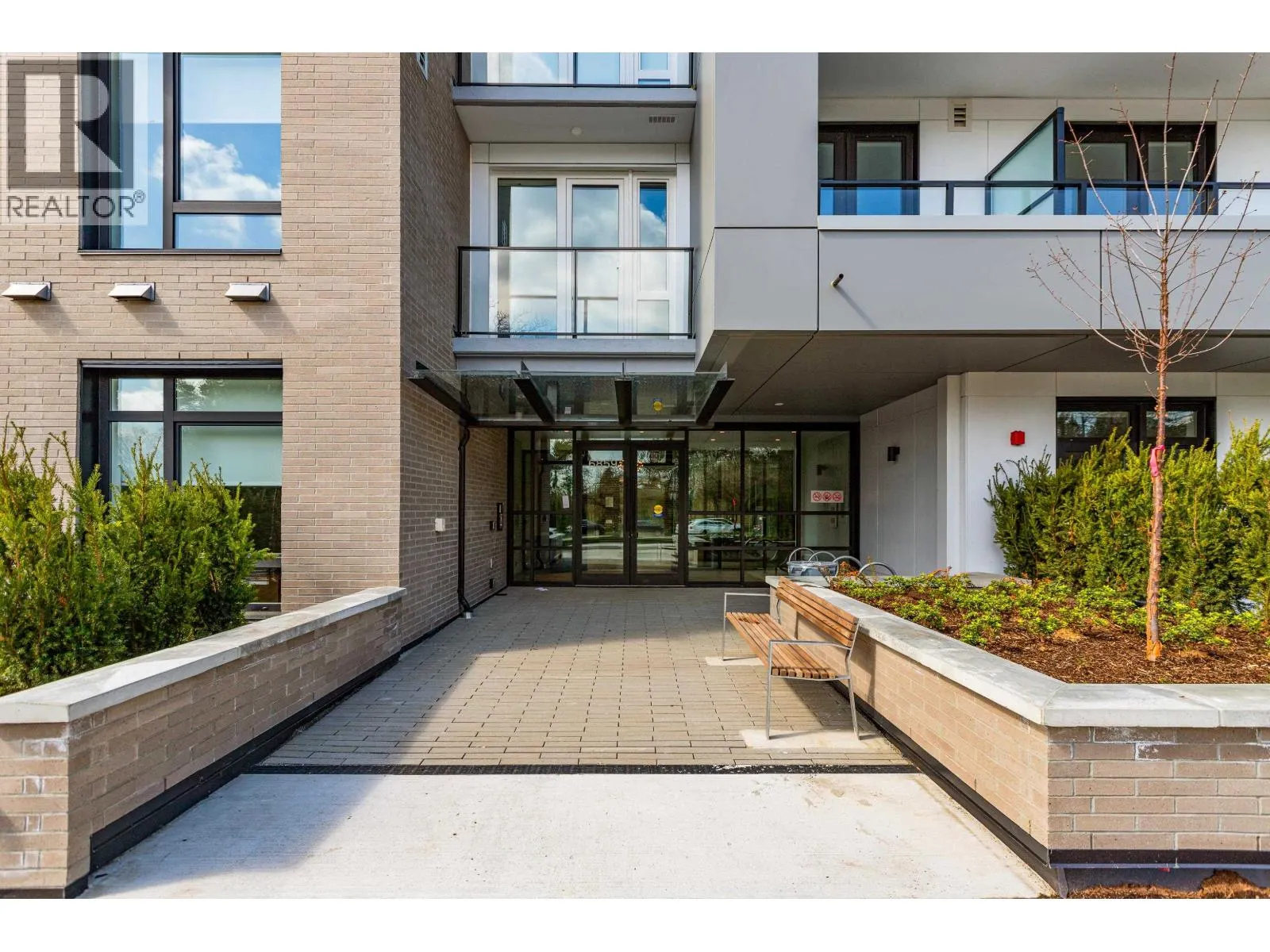 603 6859 CAMBIE STREET