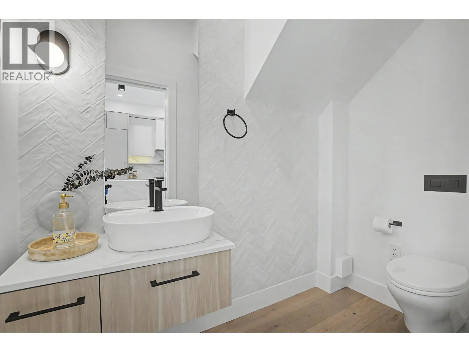 1485 W 52ND AVENUE