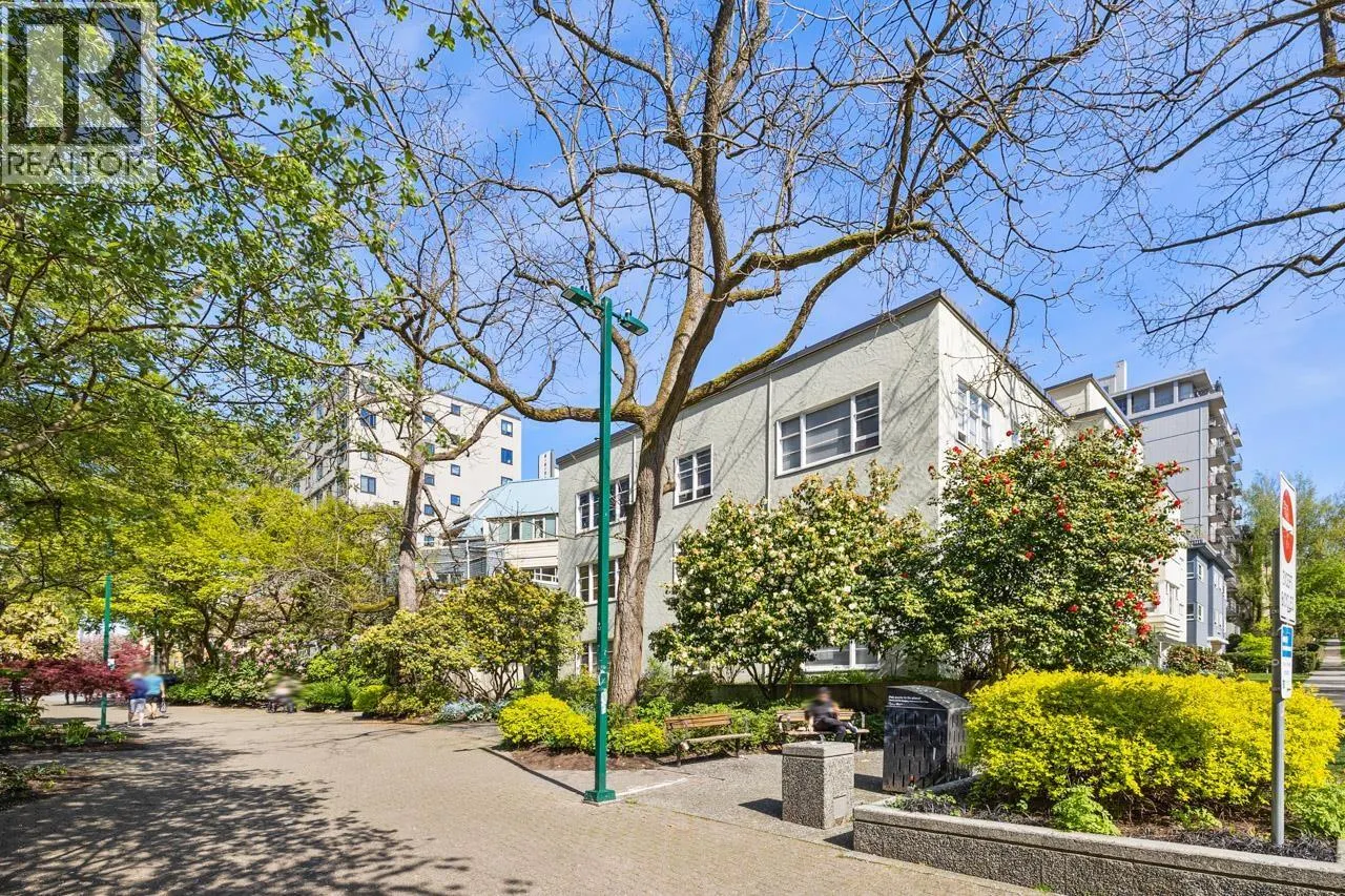 204 1565 BURNABY STREET