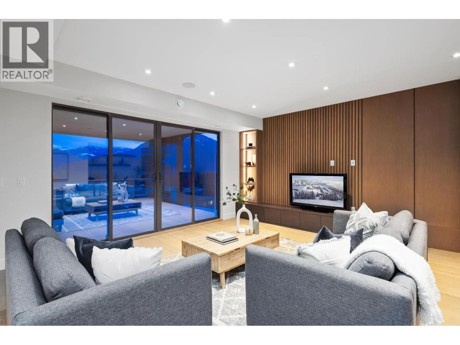 7683 CERULEAN DRIVE