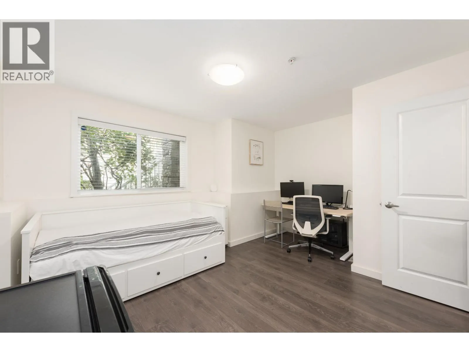319 W 59TH AVENUE