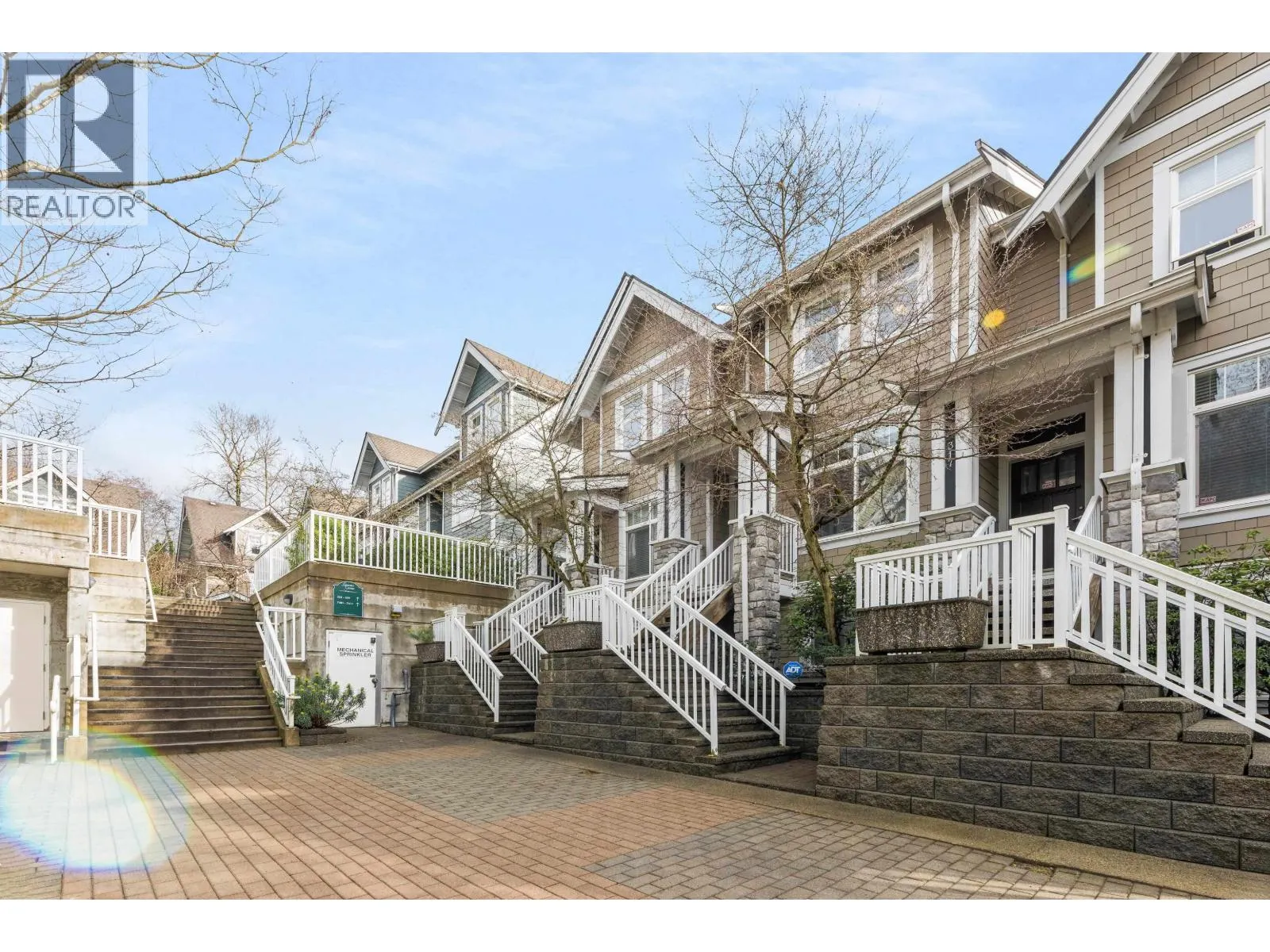 319 W 59TH AVENUE
