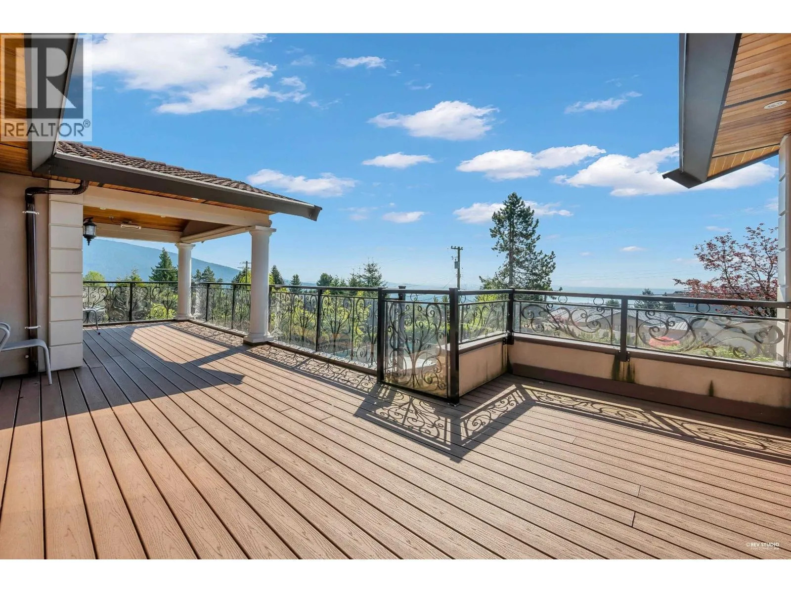1118 CRESTLINE ROAD