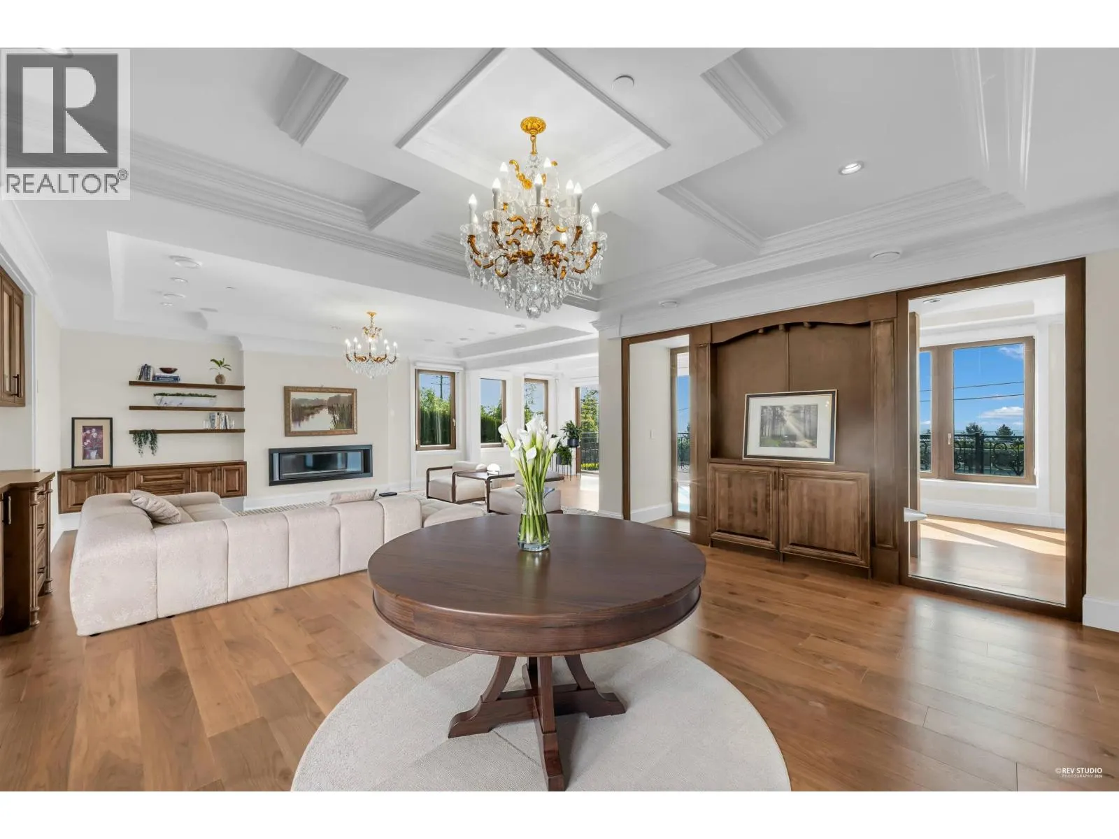 1118 CRESTLINE ROAD