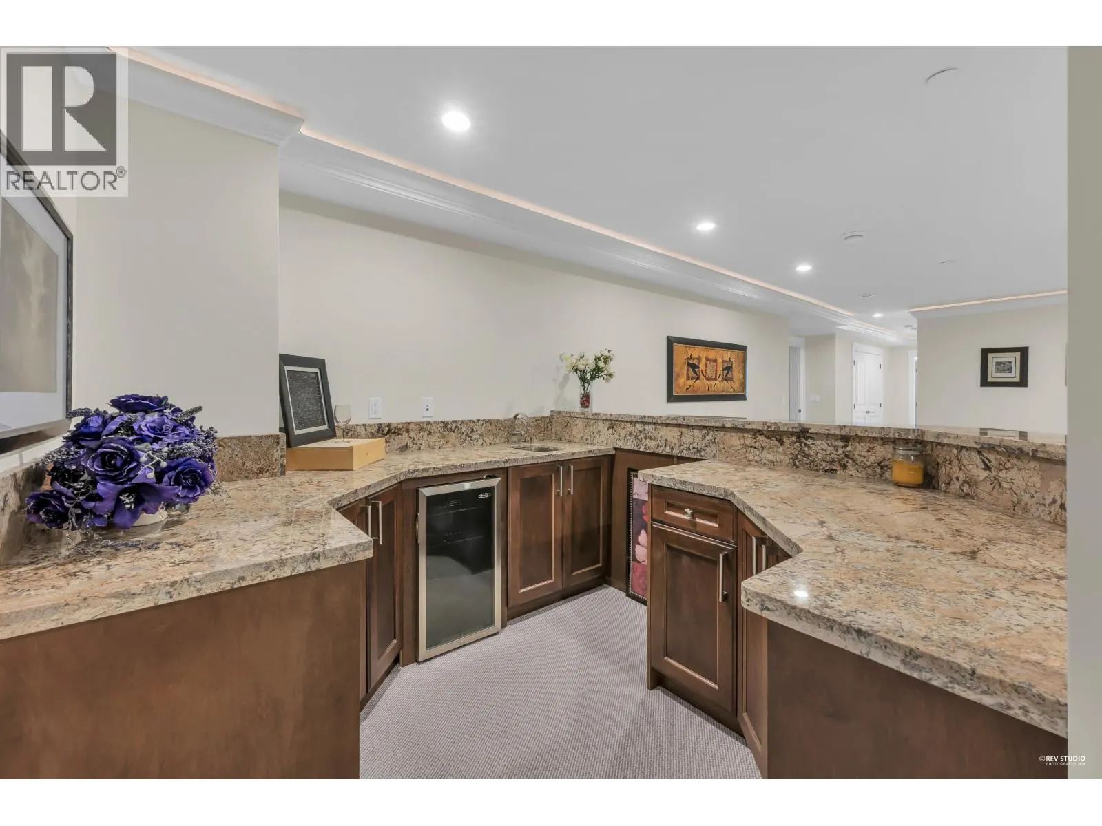 1118 CRESTLINE ROAD