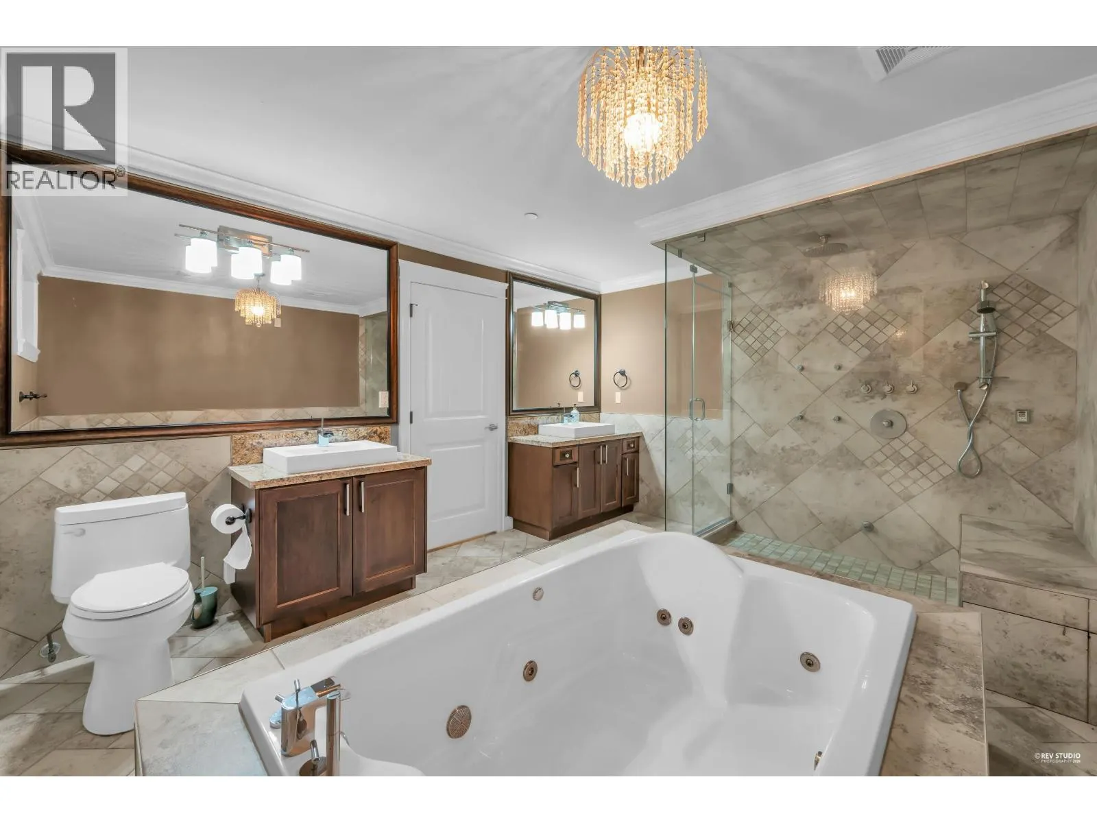 1118 CRESTLINE ROAD