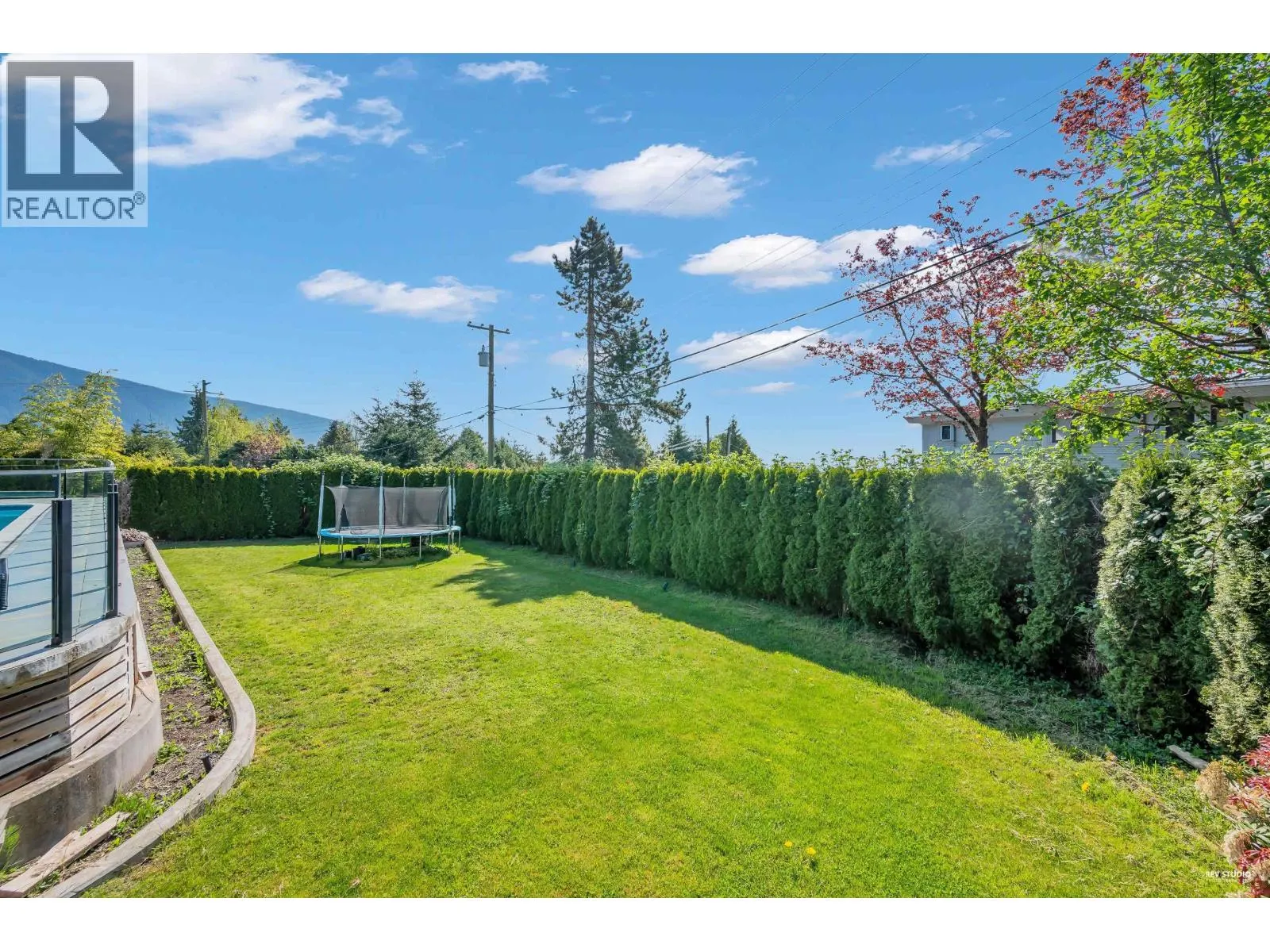 1118 CRESTLINE ROAD