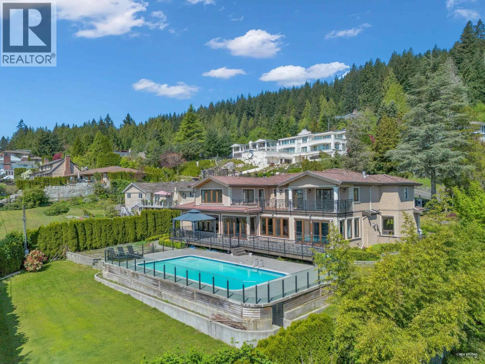 1118 CRESTLINE ROAD