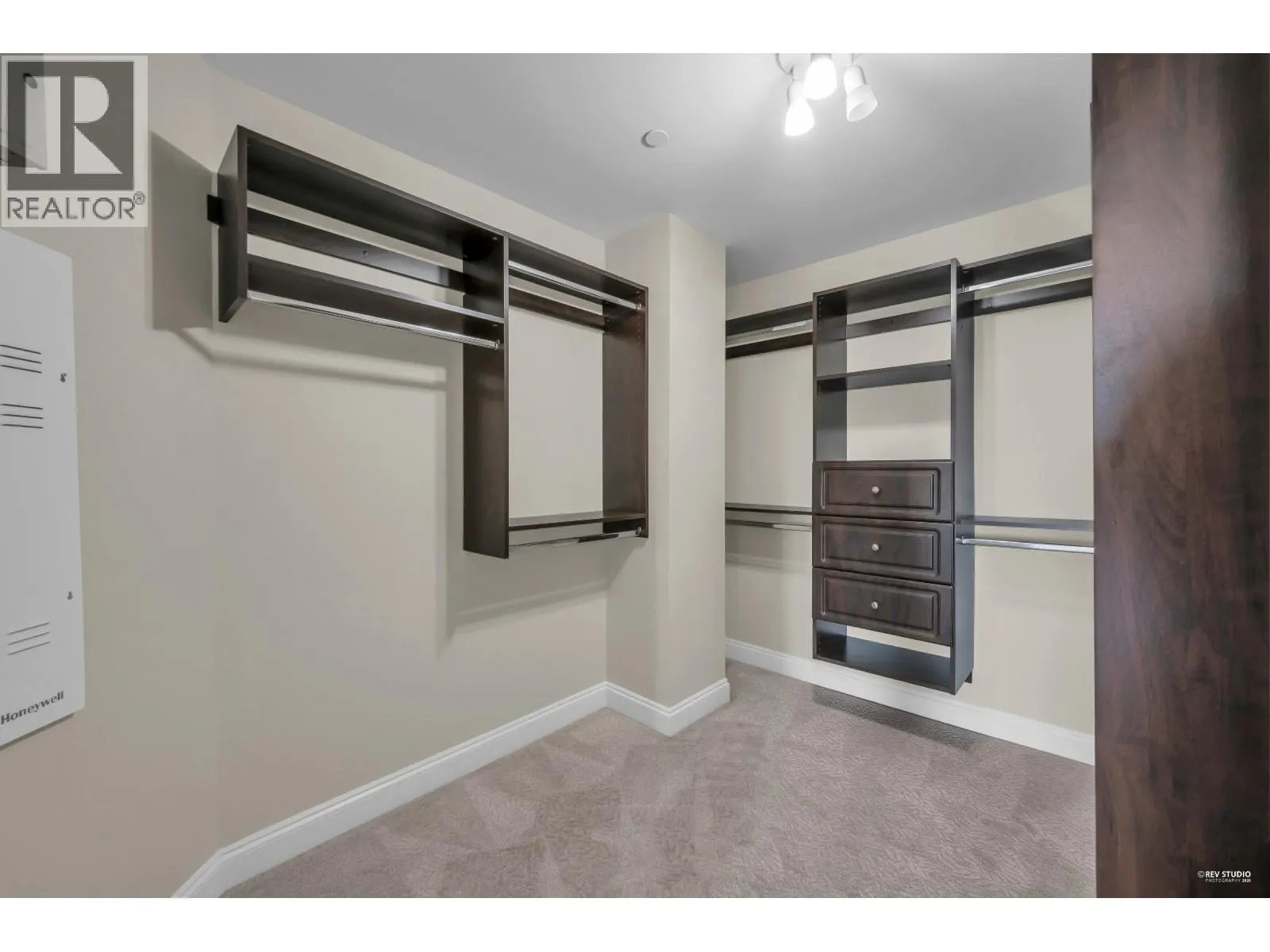 1118 CRESTLINE ROAD
