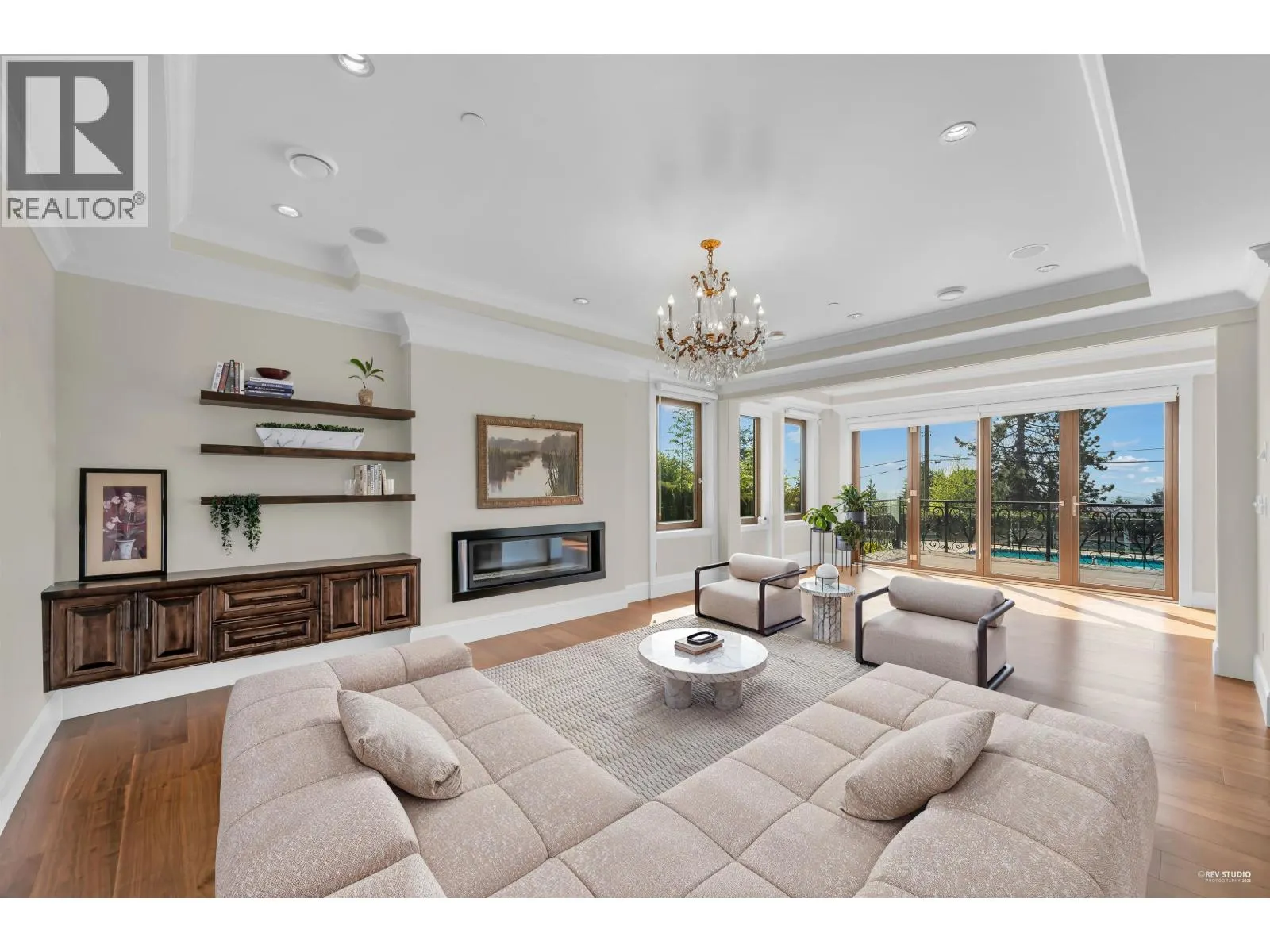 1118 CRESTLINE ROAD