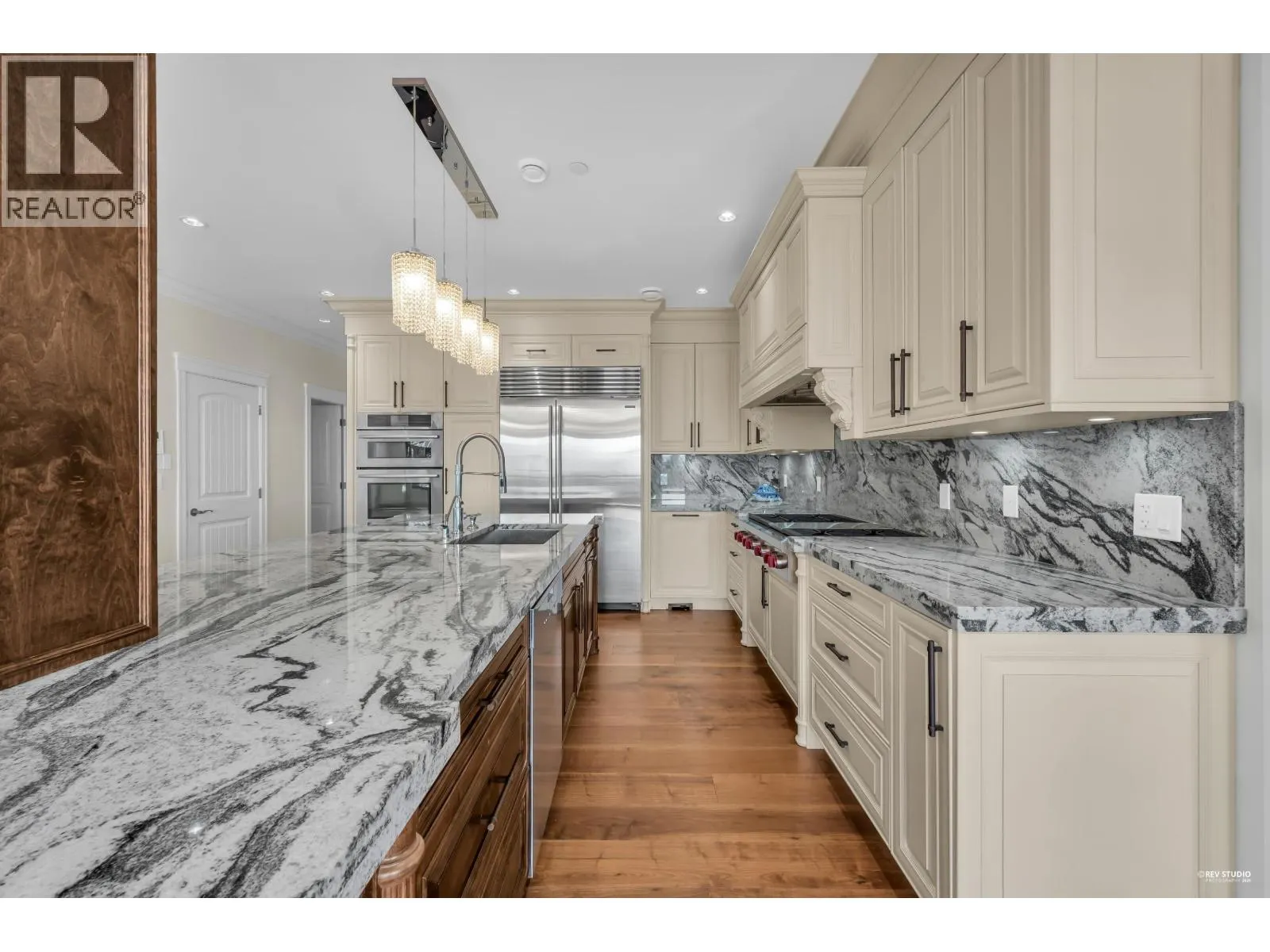 1118 CRESTLINE ROAD