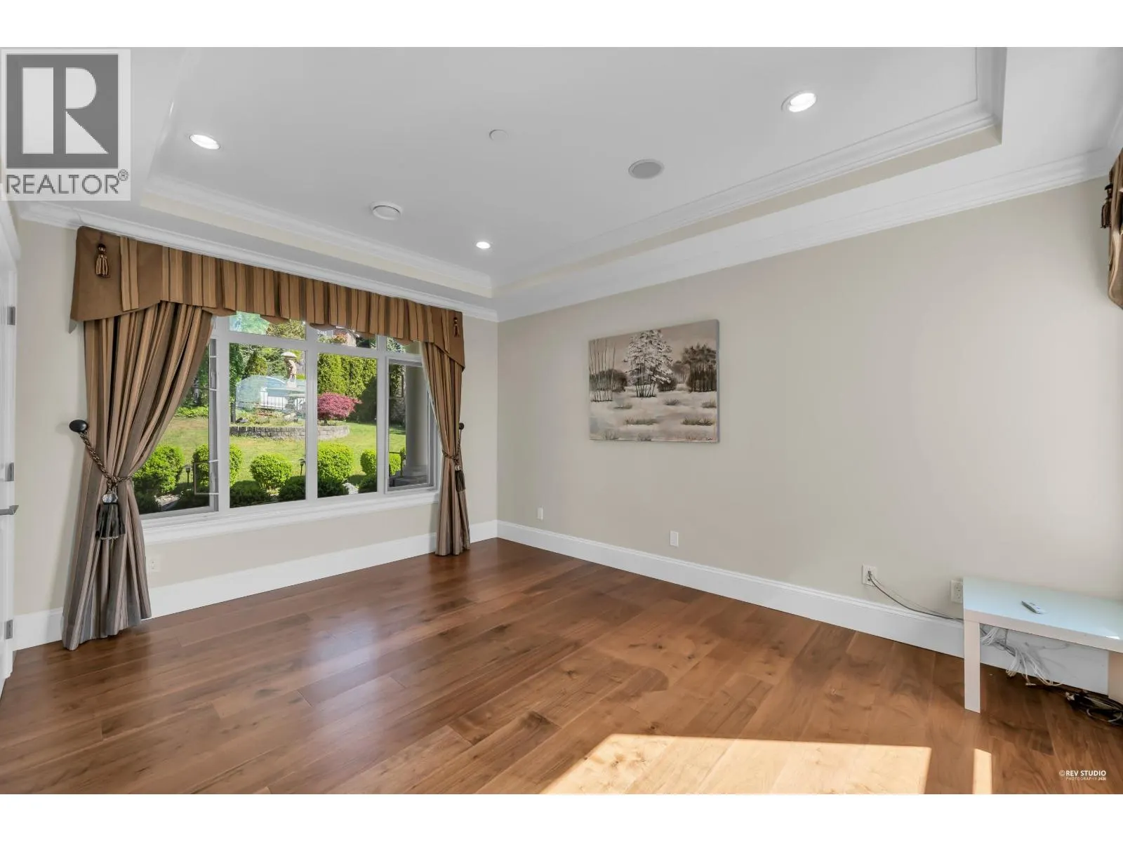 1118 CRESTLINE ROAD