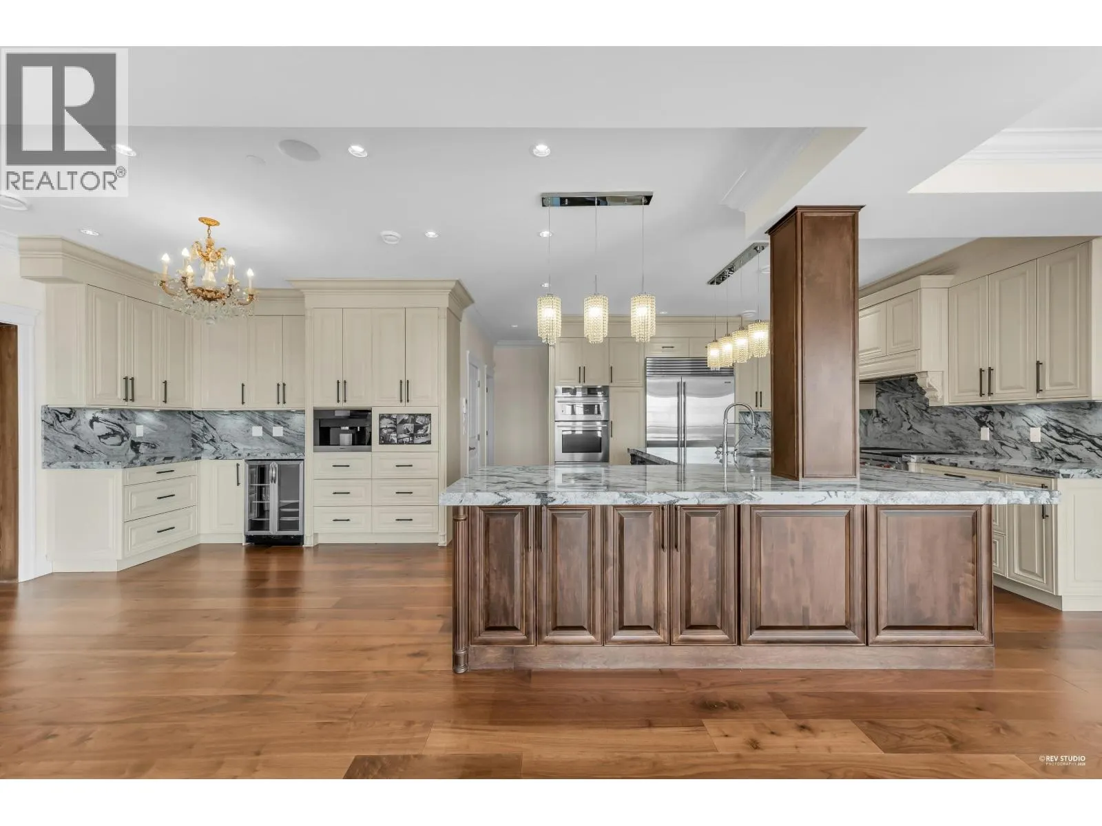 1118 CRESTLINE ROAD