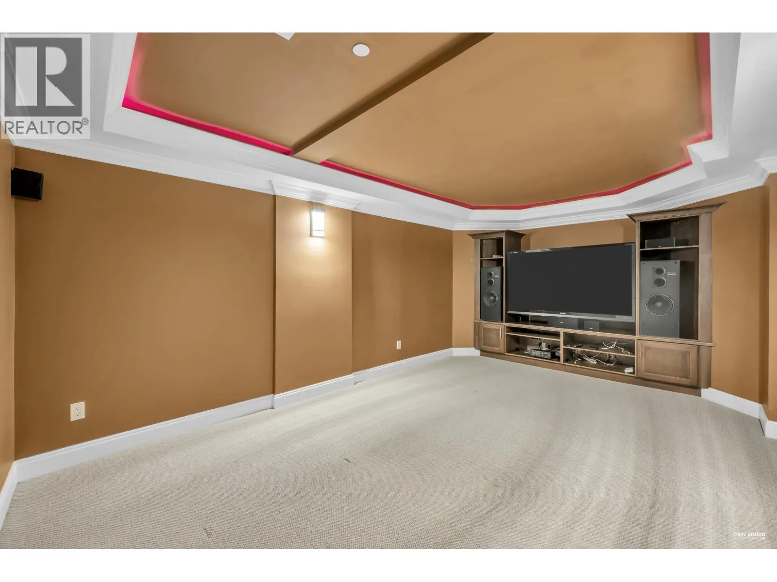 1118 CRESTLINE ROAD