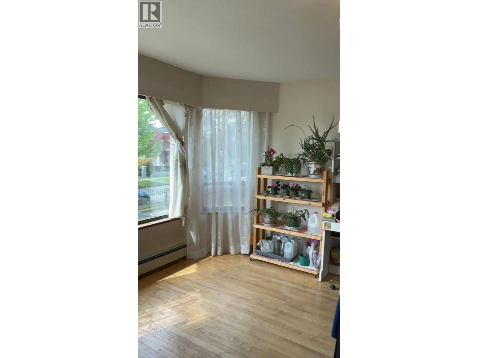 115 W 47TH AVENUE
