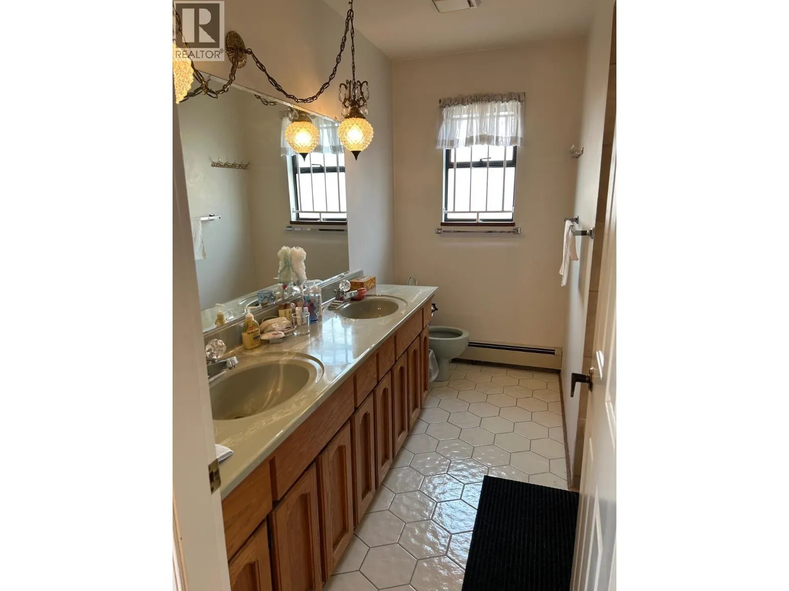 115 W 47TH AVENUE