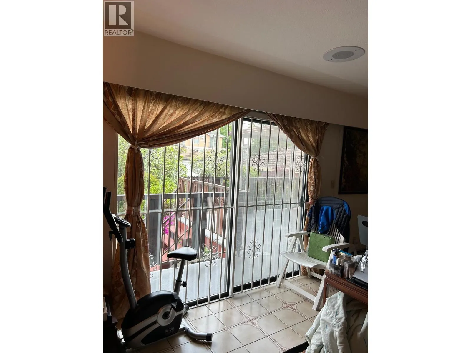 115 W 47TH AVENUE