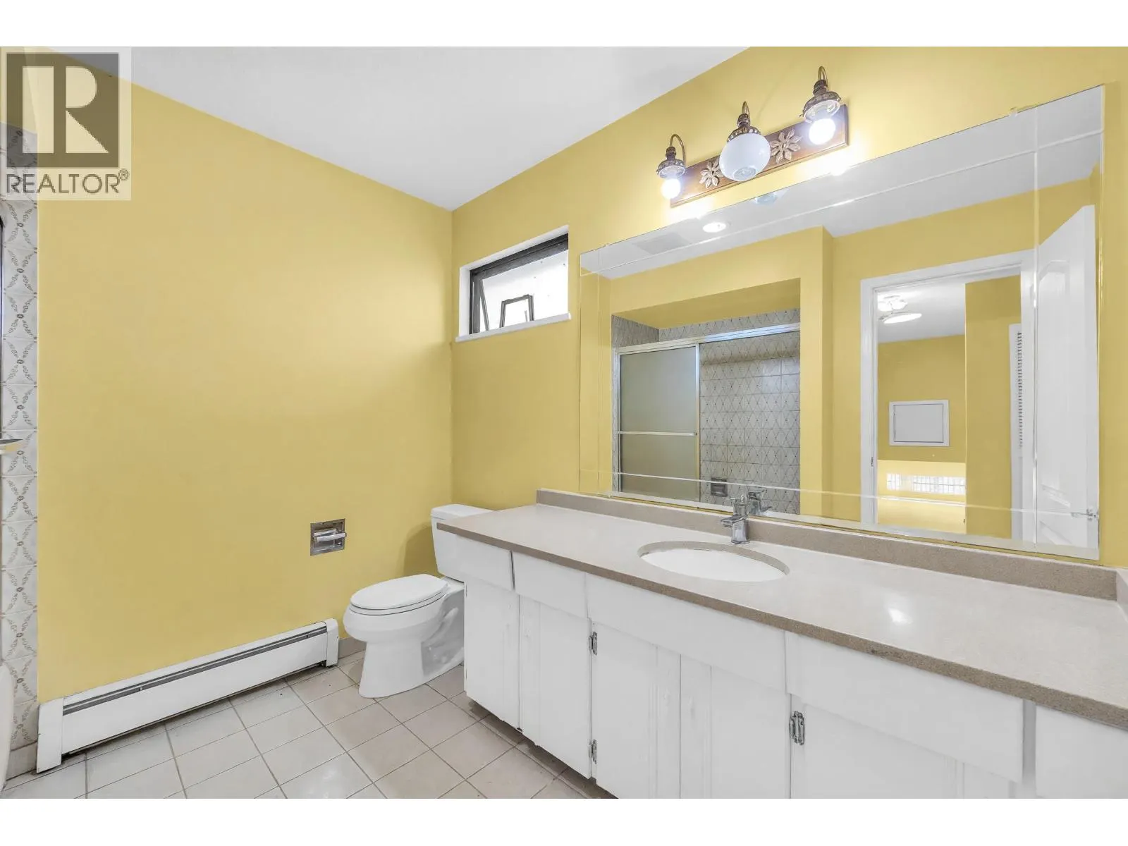 137 W WOODSTOCK AVENUE