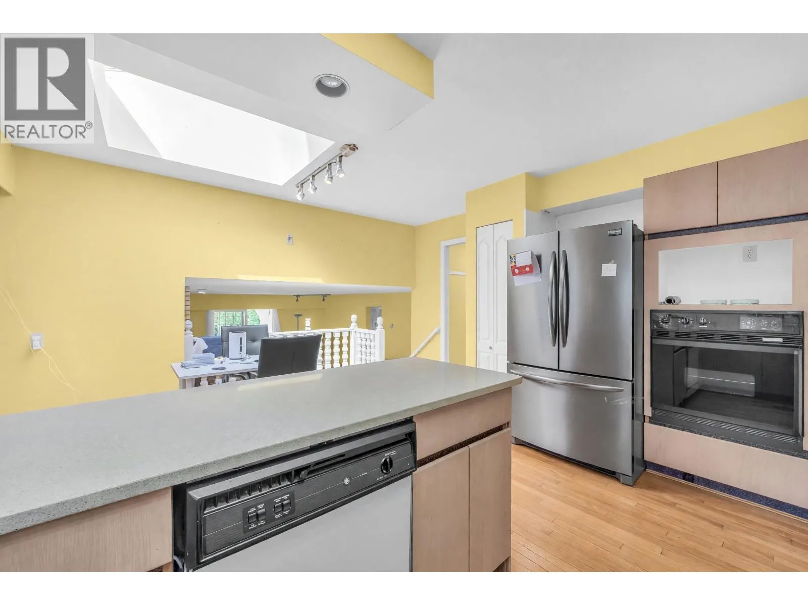 137 W WOODSTOCK AVENUE