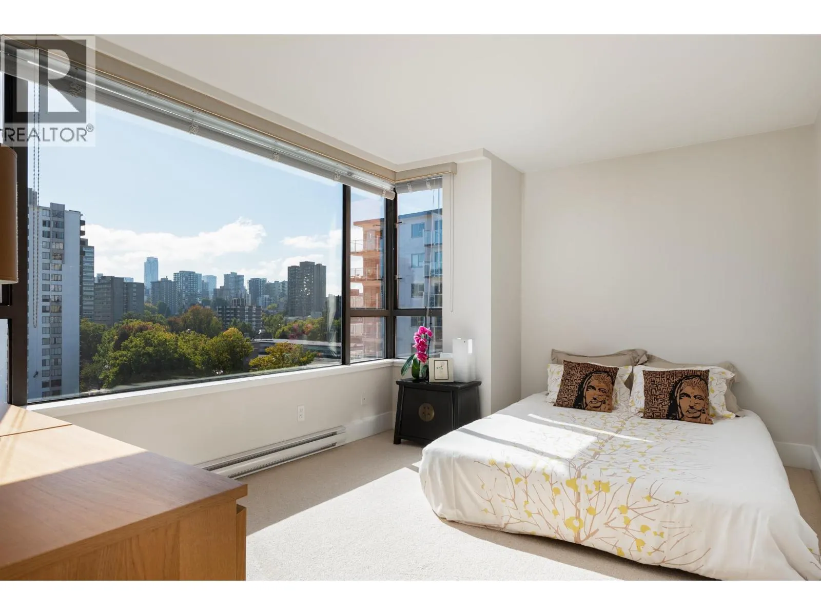 1001 1860 ROBSON STREET