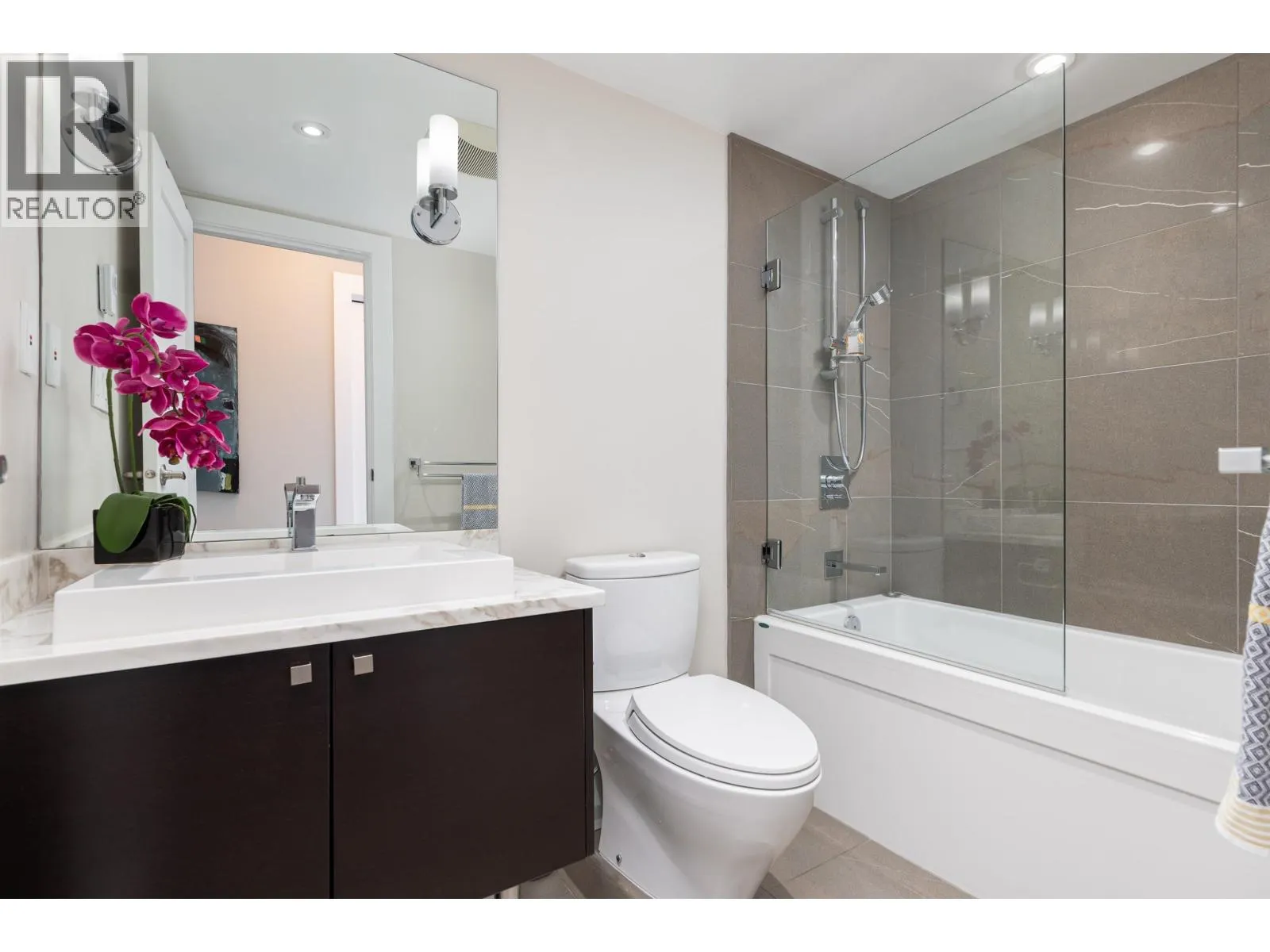 1001 1860 ROBSON STREET