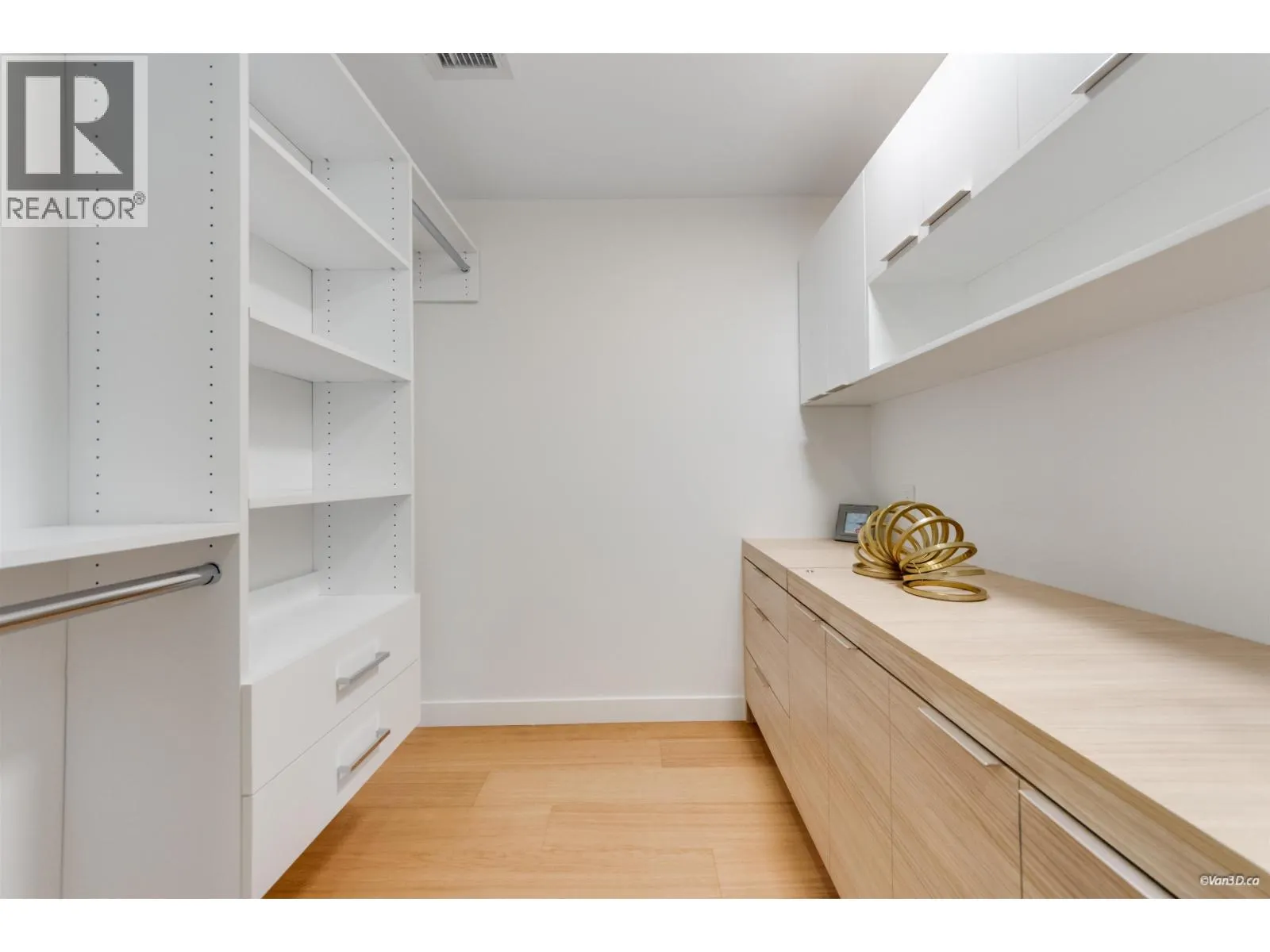 302 6485 MANITOBA STREET